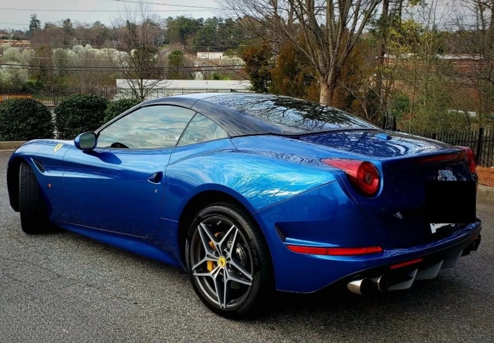 mph002_2712377740_Used_2015_Ferrari_California_T_1757714611_7bfe0a272e