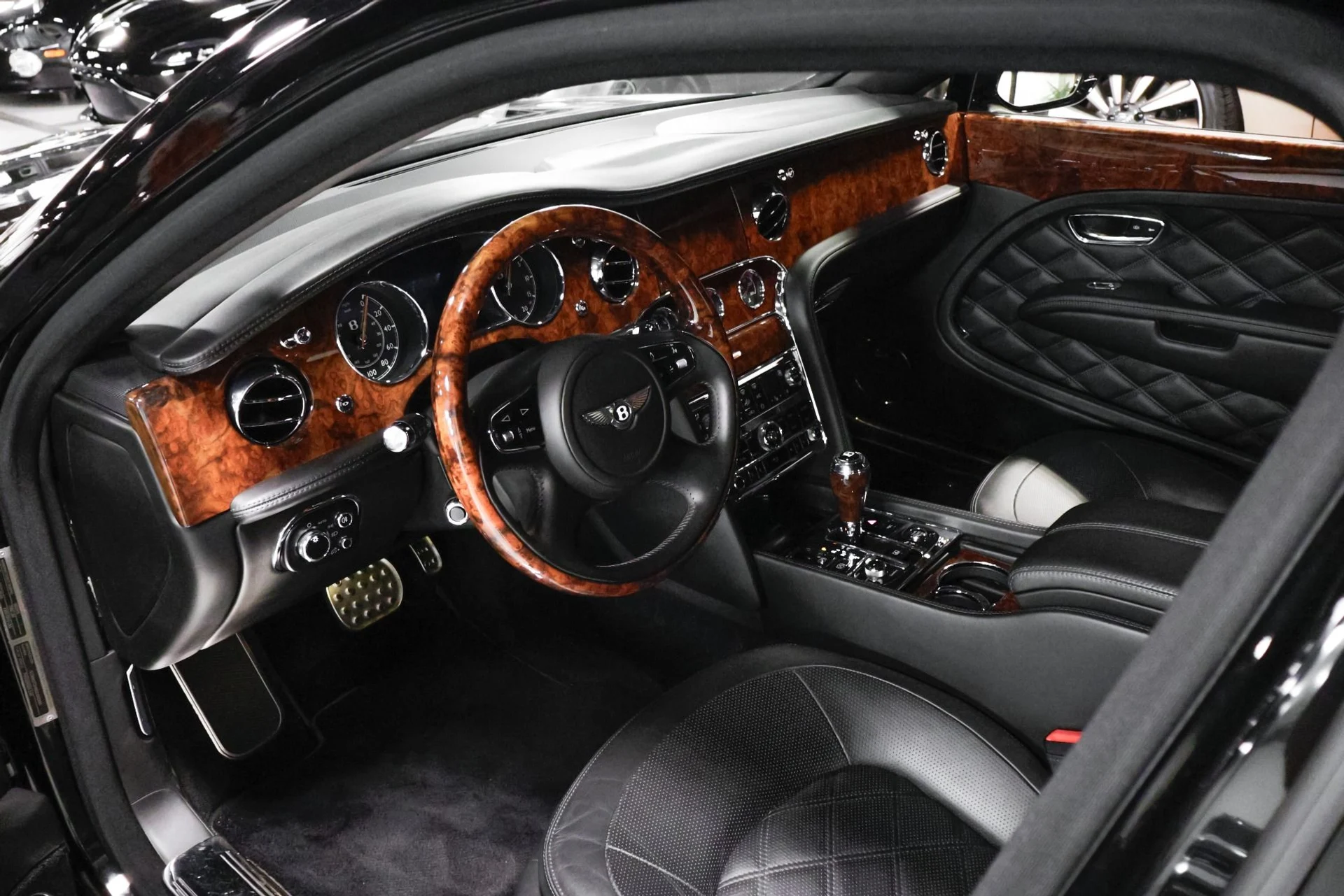 mph002_2717600741_Used_2016_Bentley_Mulsanne_Speed_1760987014_98b02b8029