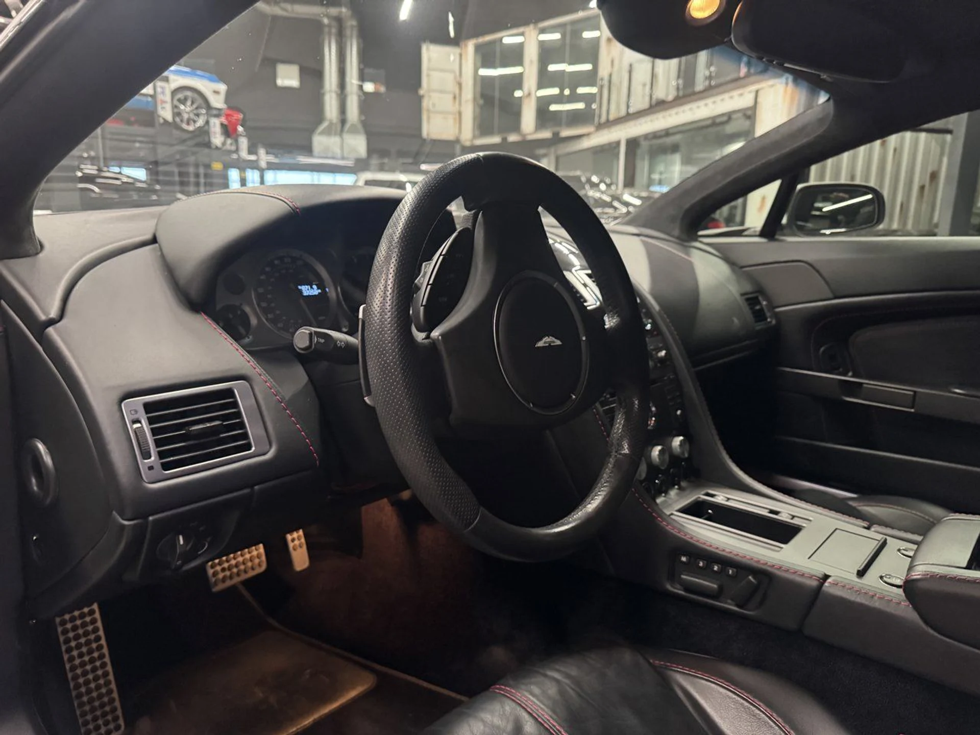 mph002_2720573441_aston_martin_vantage_2008_a97d2198be