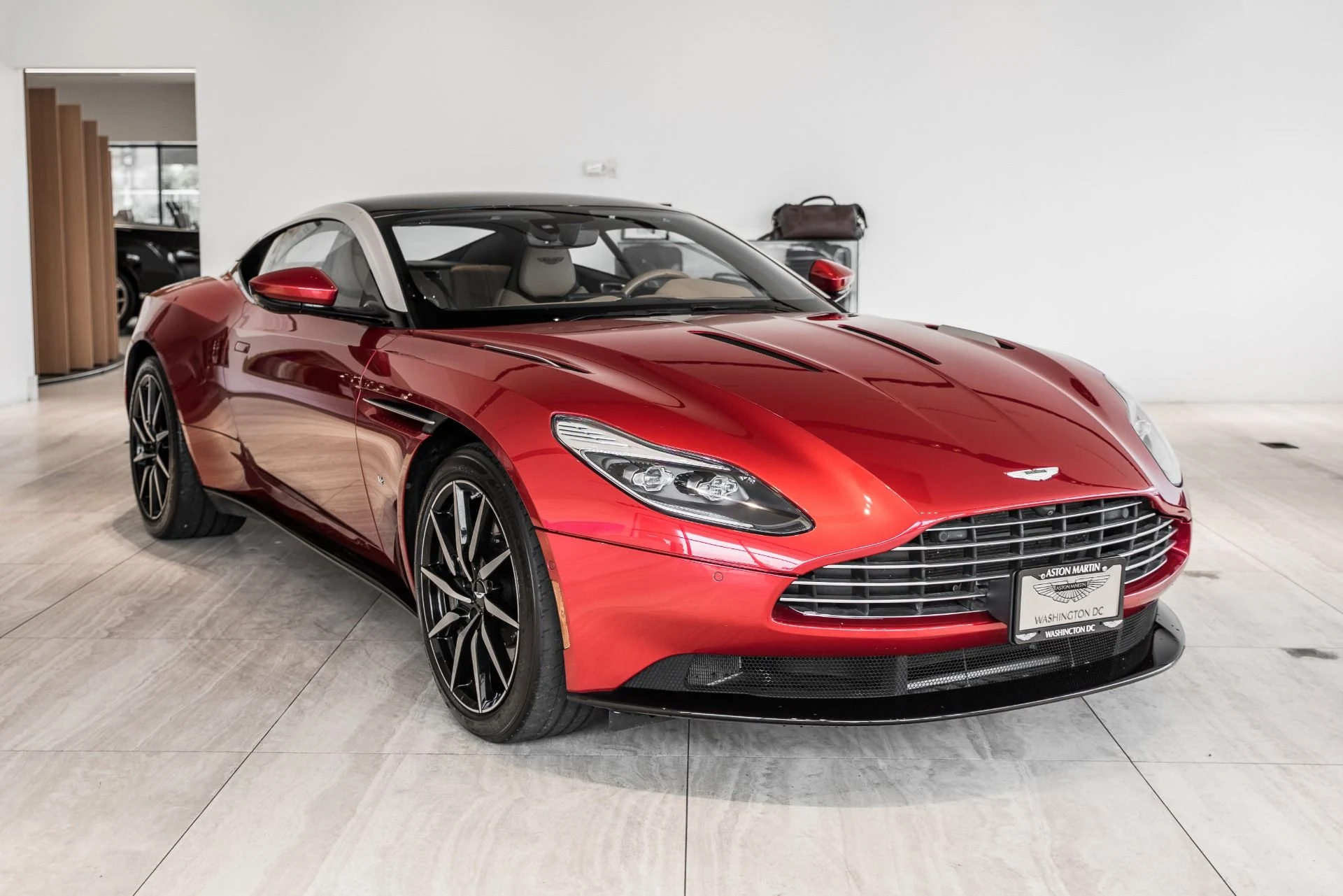mph002_2731856188_Used_2017_Aston_Martin_DB_11_1595695545_480620614c