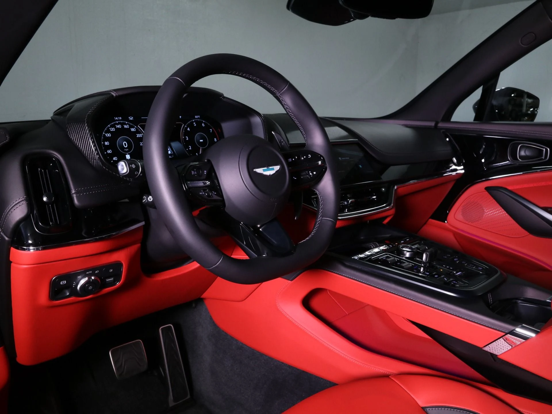 mph002_2733322803_New_2025_Aston_Martin_DBX_707_1758482627_a27128b5c6