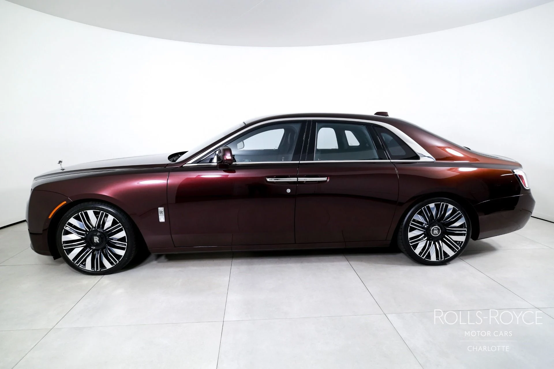 mph002_273600845_Used_2026_Rolls_Royce_Ghost_1782835790_cdad4bfead
