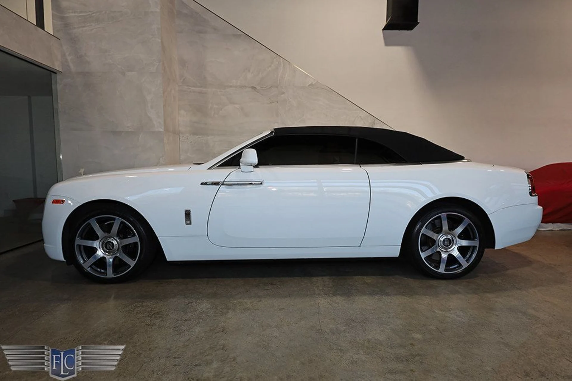 mph002_2742075450_used_2017_rolls_royce_dawn_convertible_9689_23041760_3_1024_b55b1f4939