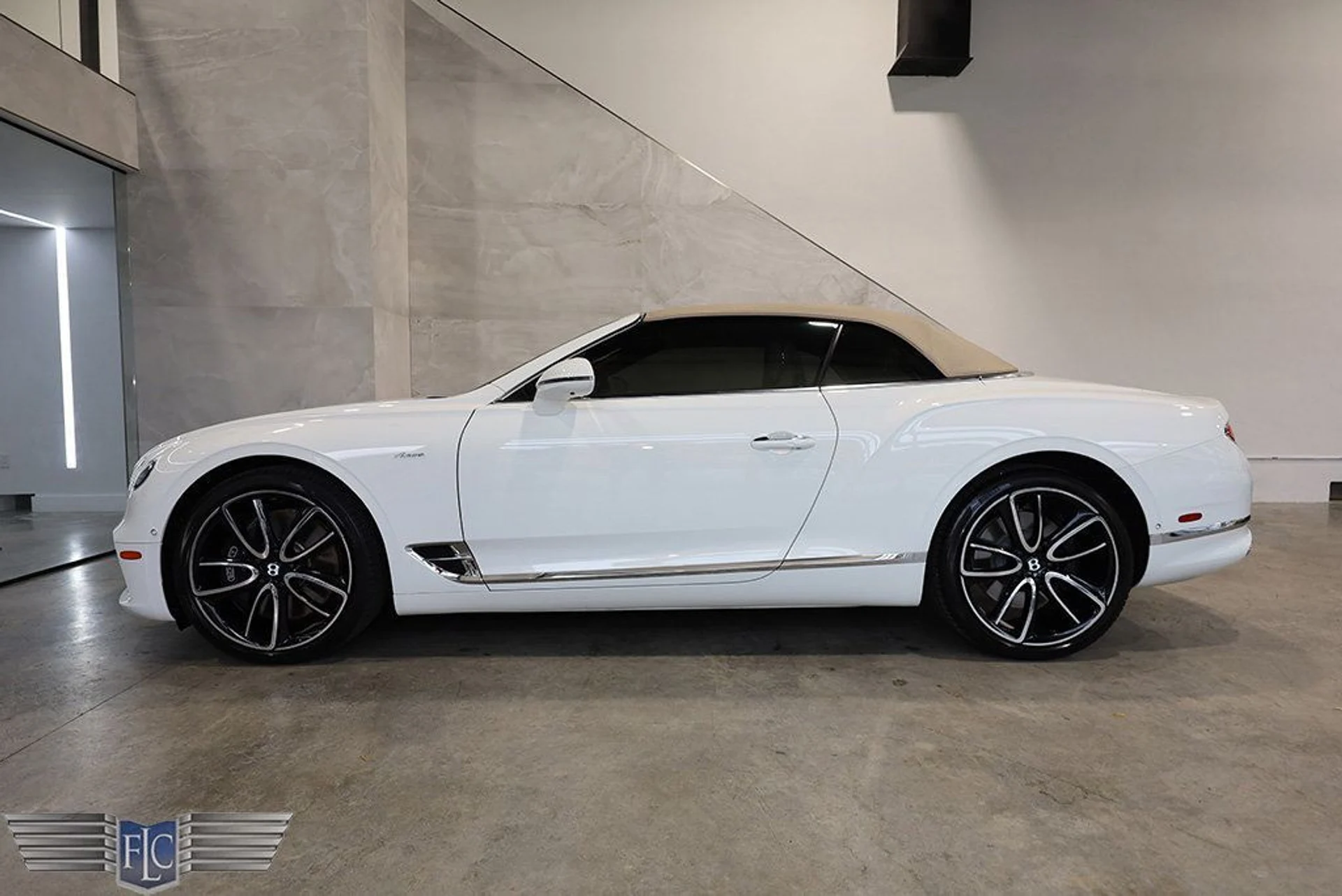 mph002_274388930_used_2023_bentley_continental_gtazureconvertible_9689_22727335_3_1024_c3c2082153