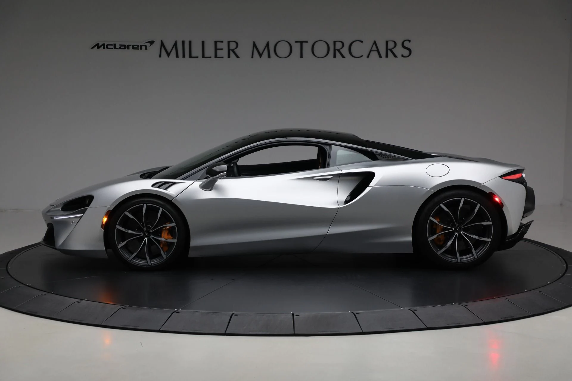 mph002_2744454773_Used_2023_Mc_Laren_Artura_Vision_8565e2a9e8