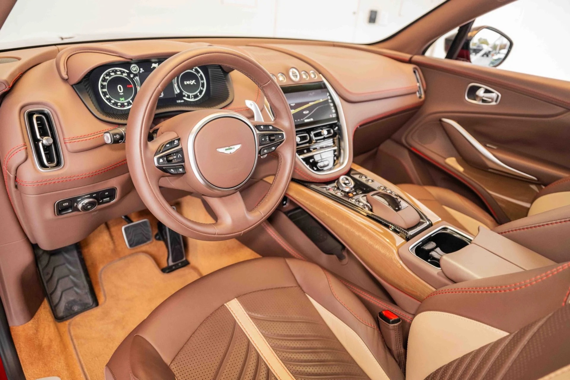 mph002_2745407598_Used_2023_Aston_Martin_DBX_707_1697843884_caadf4d4f9
