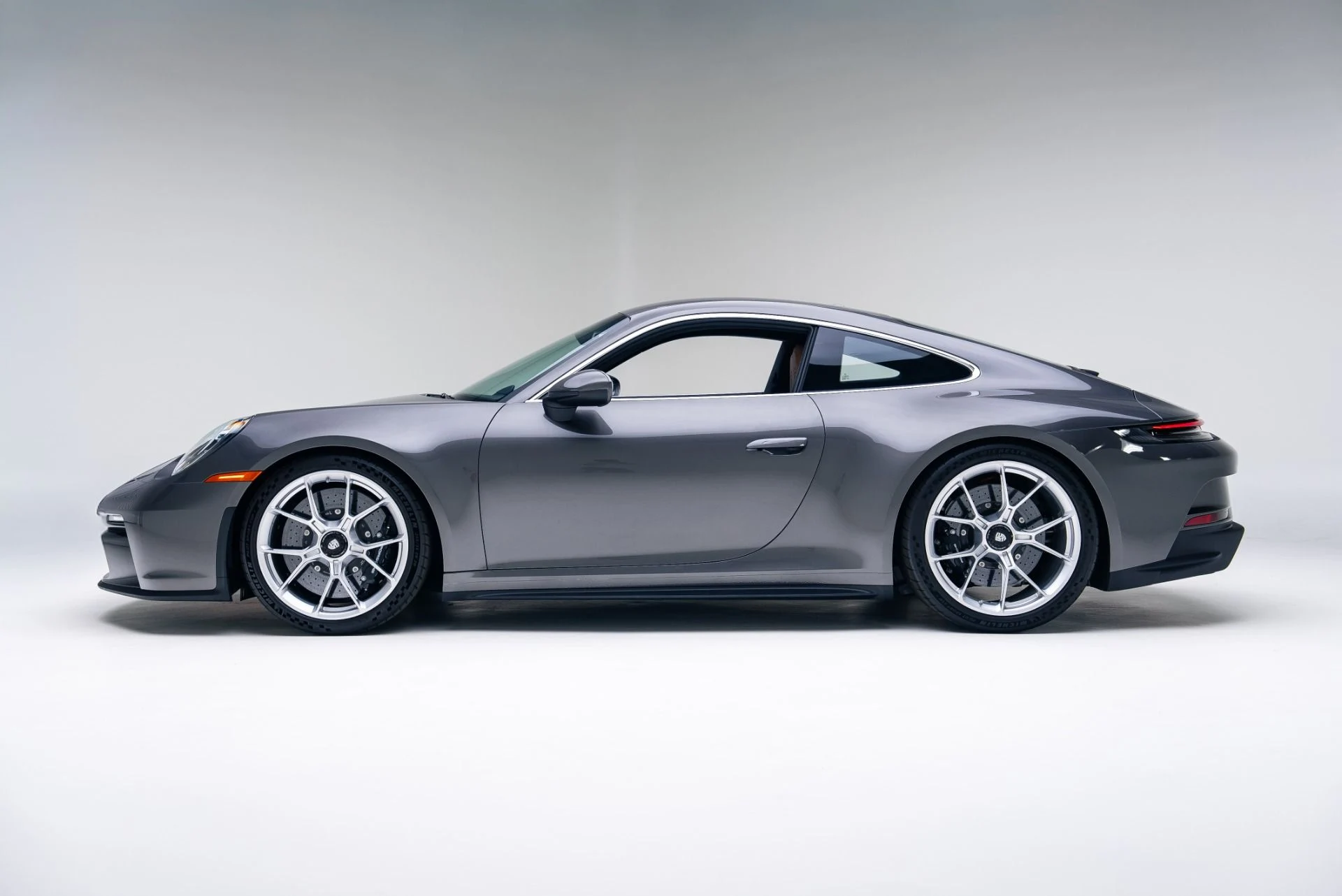 mph002_274576612_Used_2024_Porsche_911_GT_3_1764979904_c62235af8a