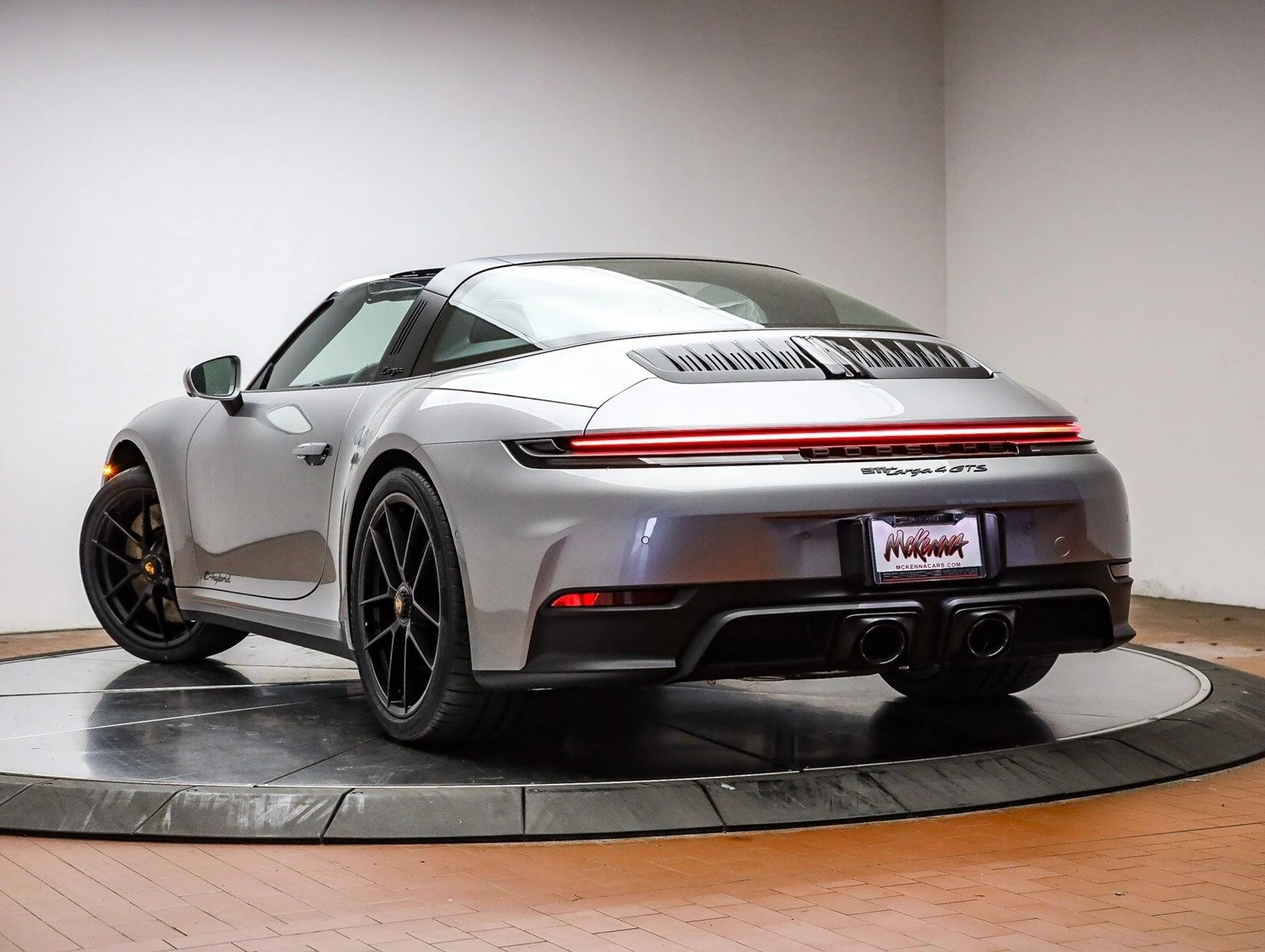 mph002_2745806811_290727811a9aa39e5a75219a0bcbd308x_5b7d60a1f7