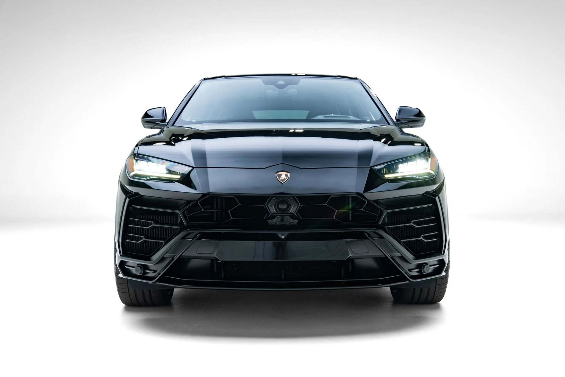 mph002_2750158218_Used_2019_Lamborghini_Urus_1778703309_39046811ea