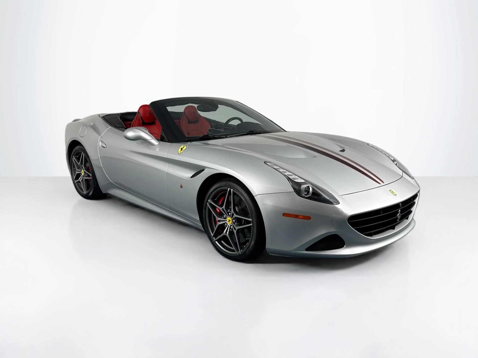 mph002_2756327917_Used_2015_Ferrari_California_T_1782334314_117013ff8f