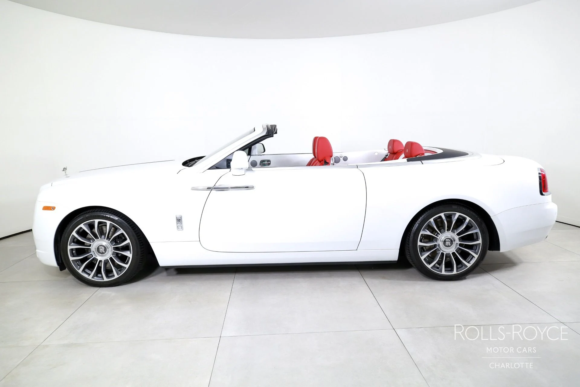 mph002_2758389812_Used_2020_Rolls_Royce_Dawn_1754585751_b6ff6e3676