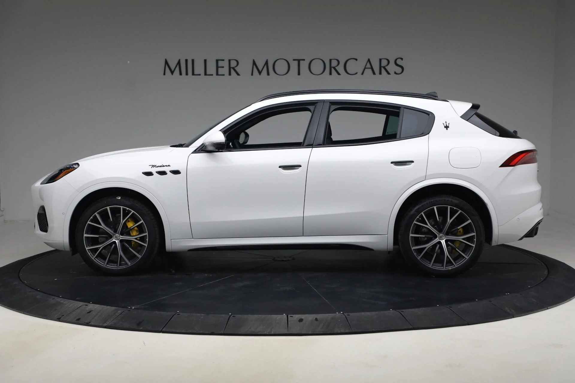 mph002_2758455119_New_2026_Maserati_Grecale_Modena_V6_1774719545_151b07e65f