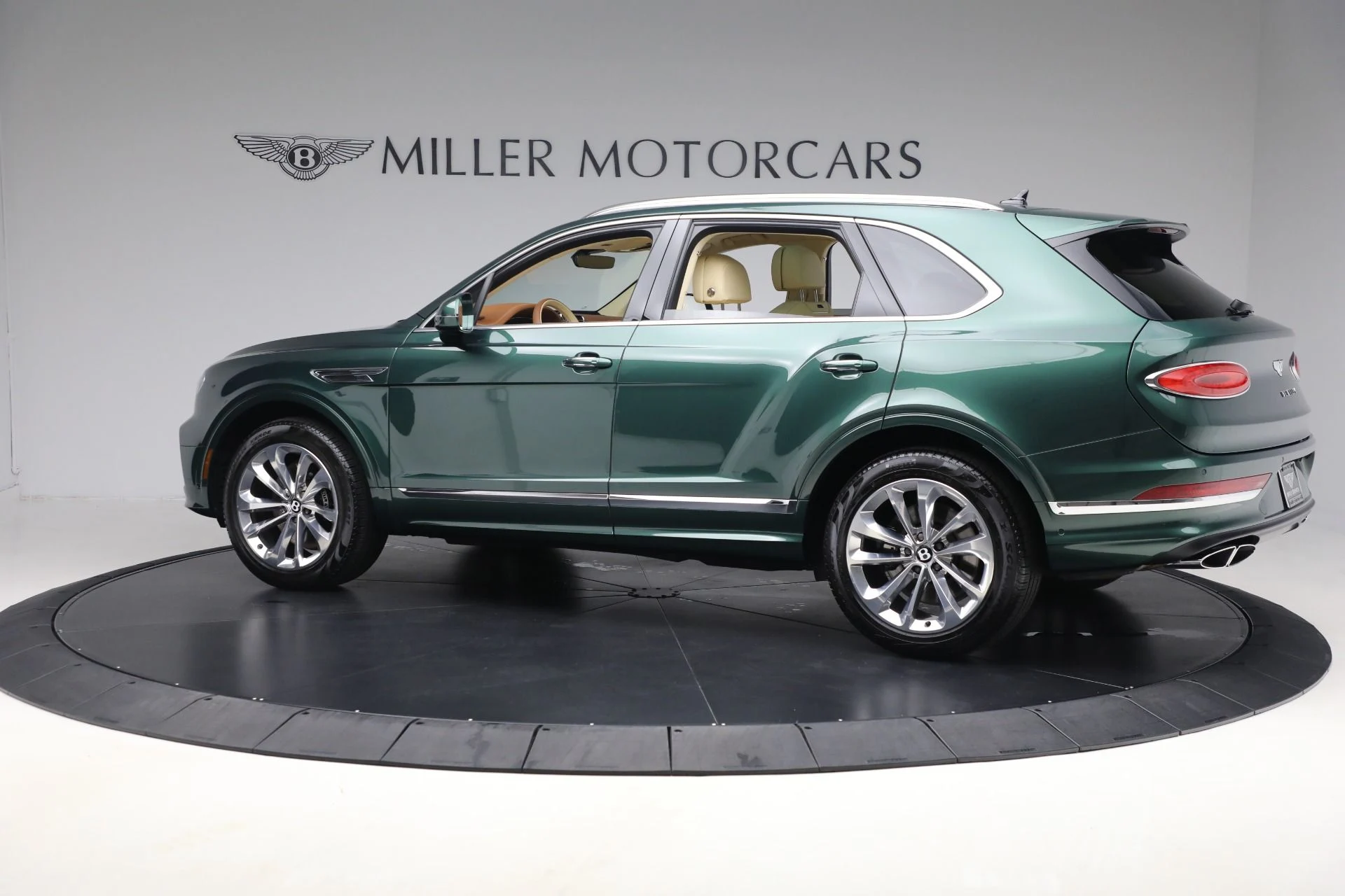 mph002_2760829755_Used_2023_Bentley_Bentayga_V8_75b6d0abb9