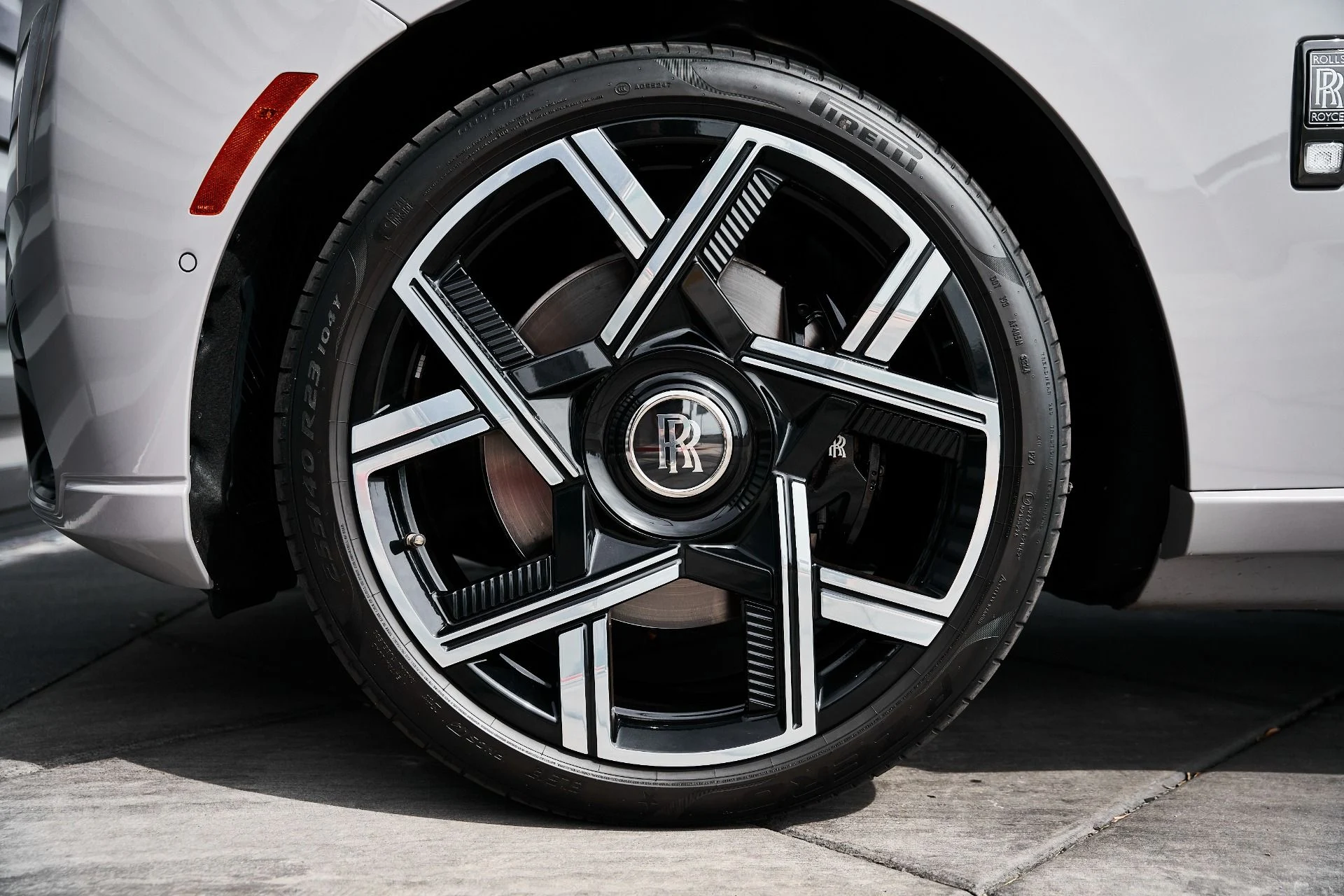 mph002_2773013333_Used_2025_Rolls_Royce_Cullinan_Black_Badge_1774912443_35a02b04a0
