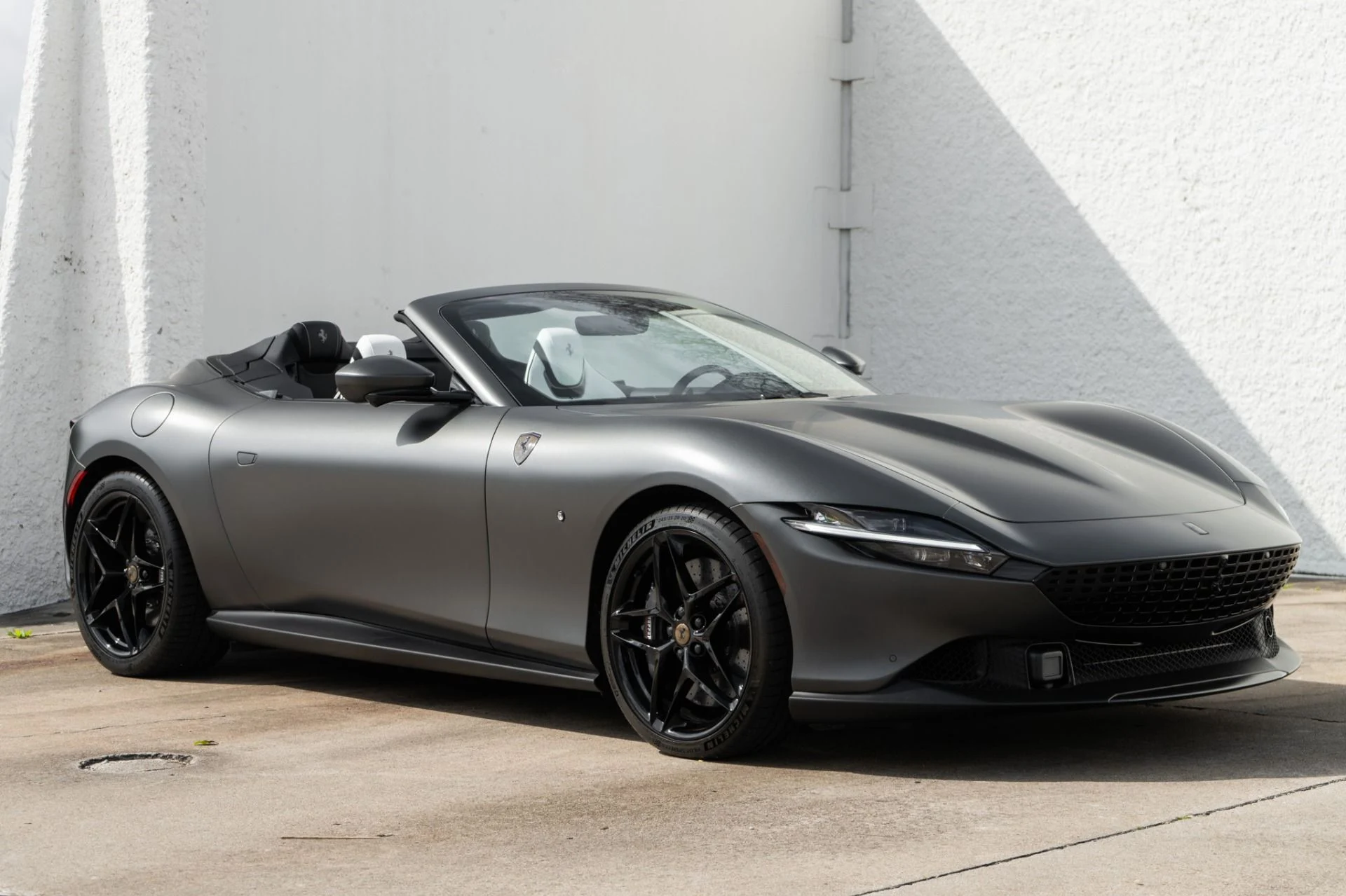 mph002_2778563335_Used_2025_Ferrari_Roma_Spider_1771439392_74b2049929