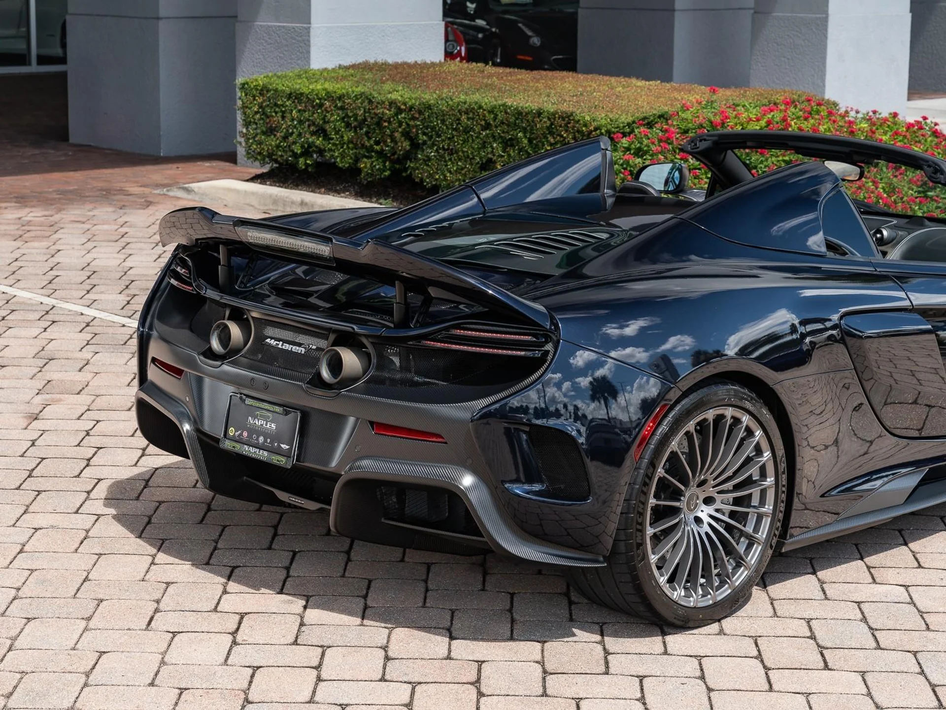 mph002_2784399942_Used_2016_Mc_Laren_675_LT_1755029226_3d7595985f