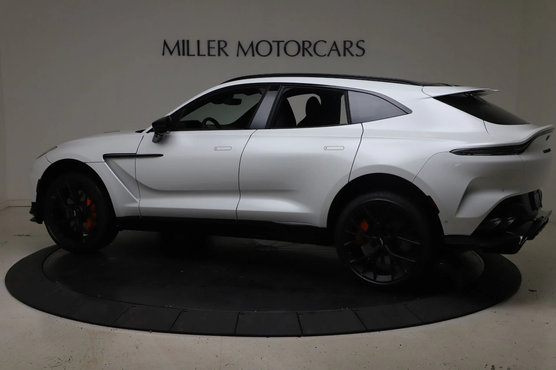 mph002_2786149896_New_2025_Aston_Martin_DBX_707_89d31f95a6