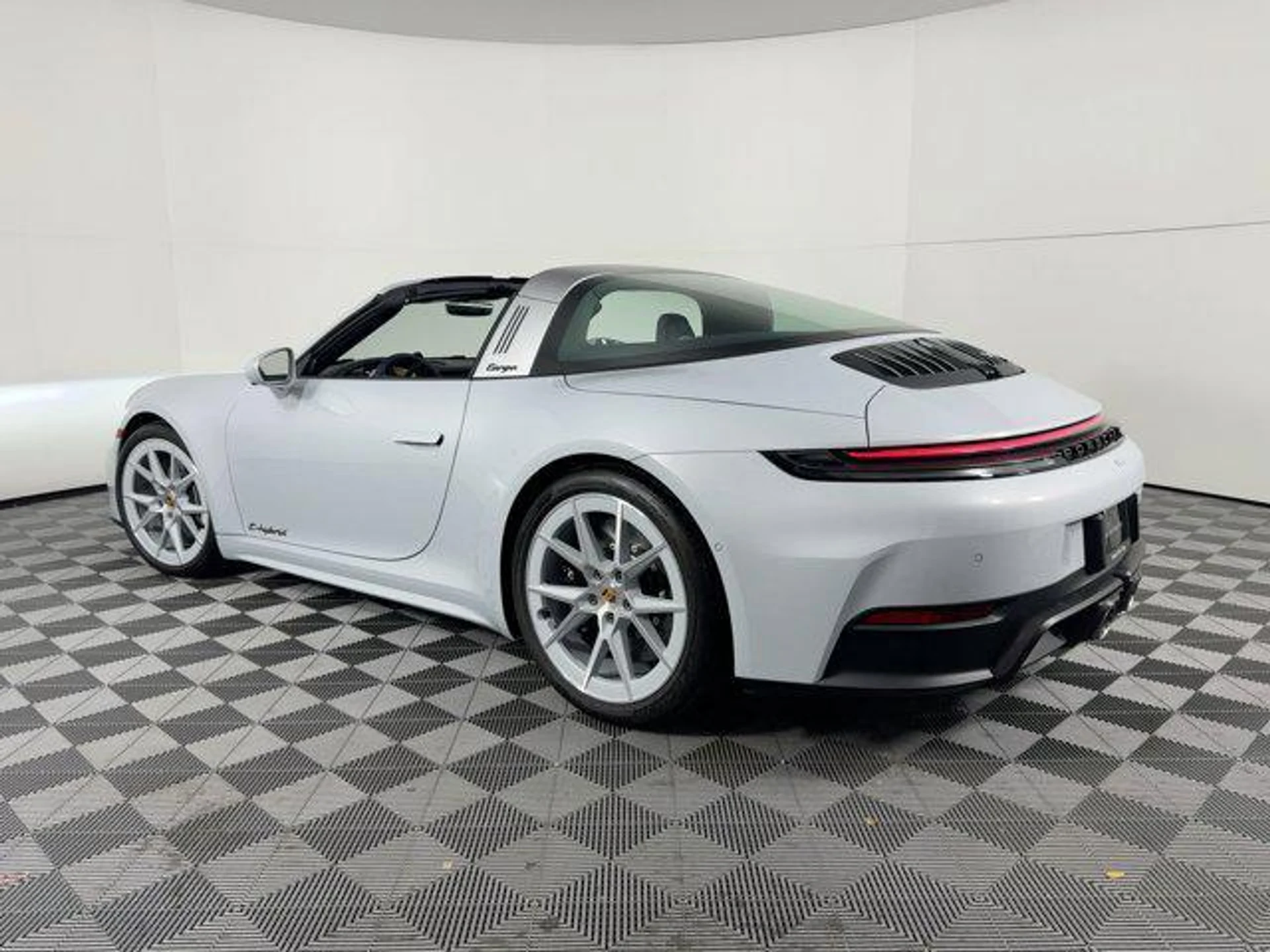 mph002_2787024153_o_Rnbv_B5_W_Hhgj_Bj_Ry0_Cdw_Fqy_Q_Lr_I_33bceb3745