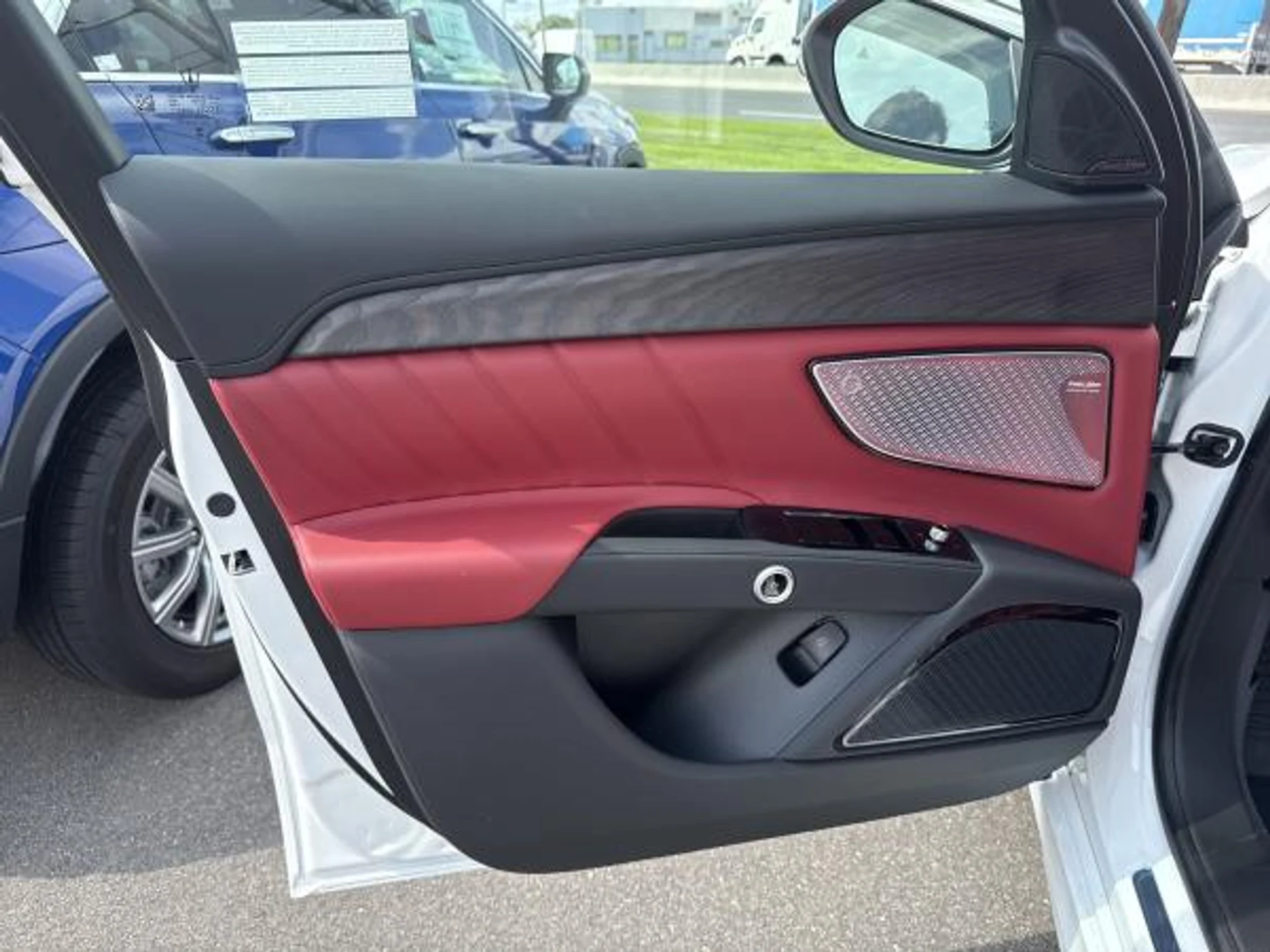 mph002_27930693_New_2025_Maserati_Grecale_bd2c808d8d