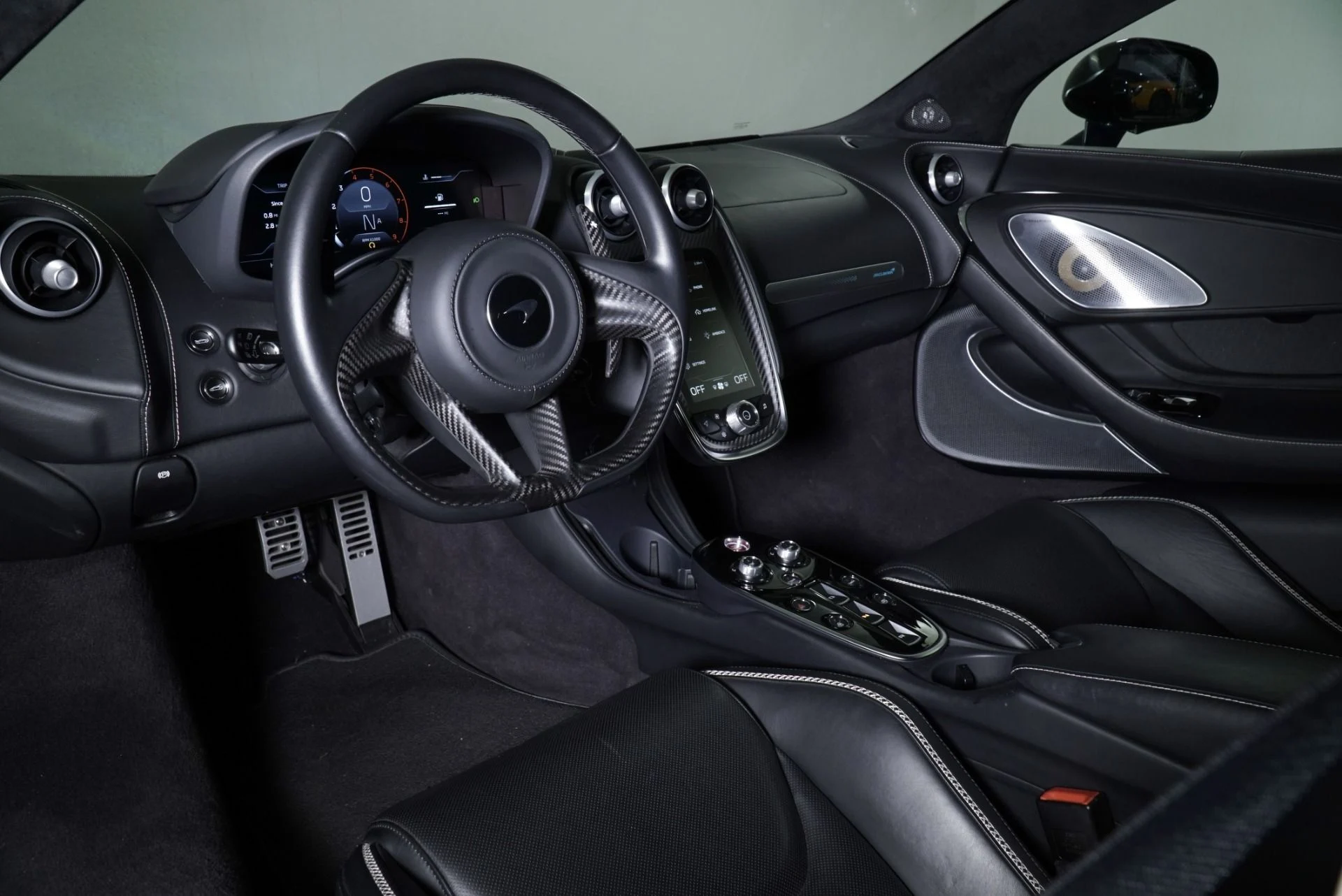 mph002_2797661896_Used_2023_Mc_Laren_GT_1764782426_20a6949735