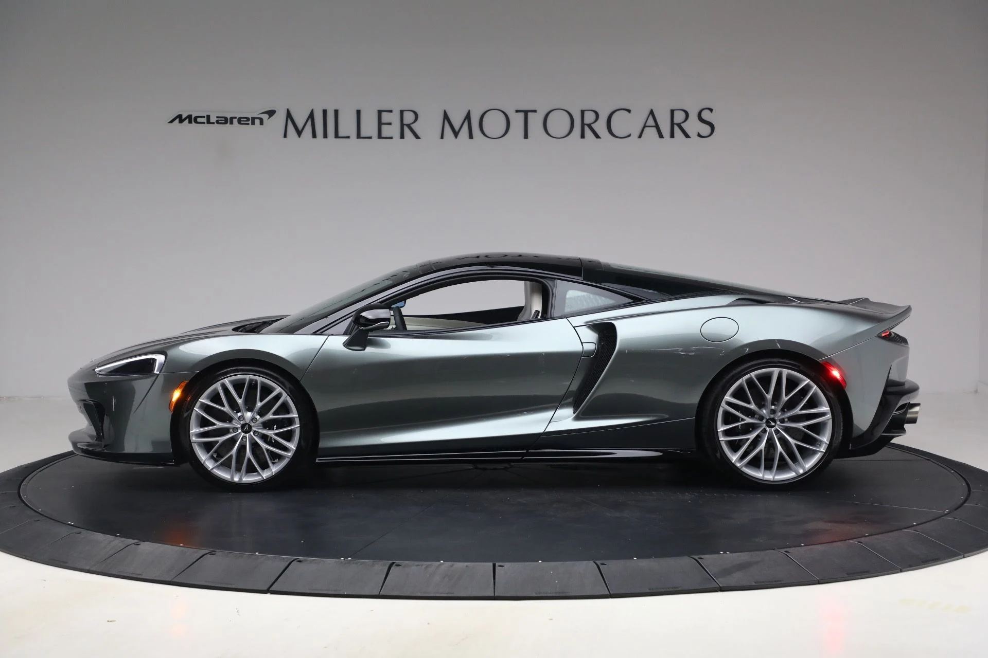 mph002_279917167_New_2027_Mc_Laren_GTS_Tech_Lux_c8e63b5749
