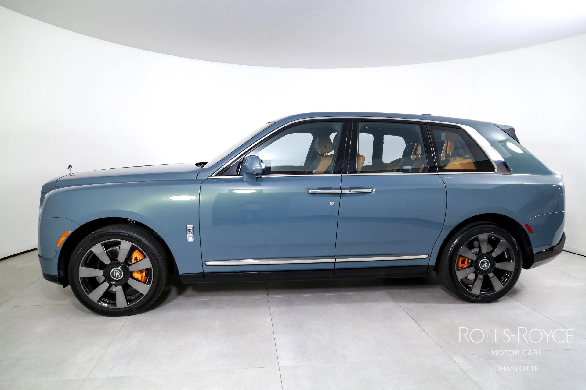 mph002_2800534127_Used_2025_Rolls_Royce_Cullinan_1759510735_8968770ed7