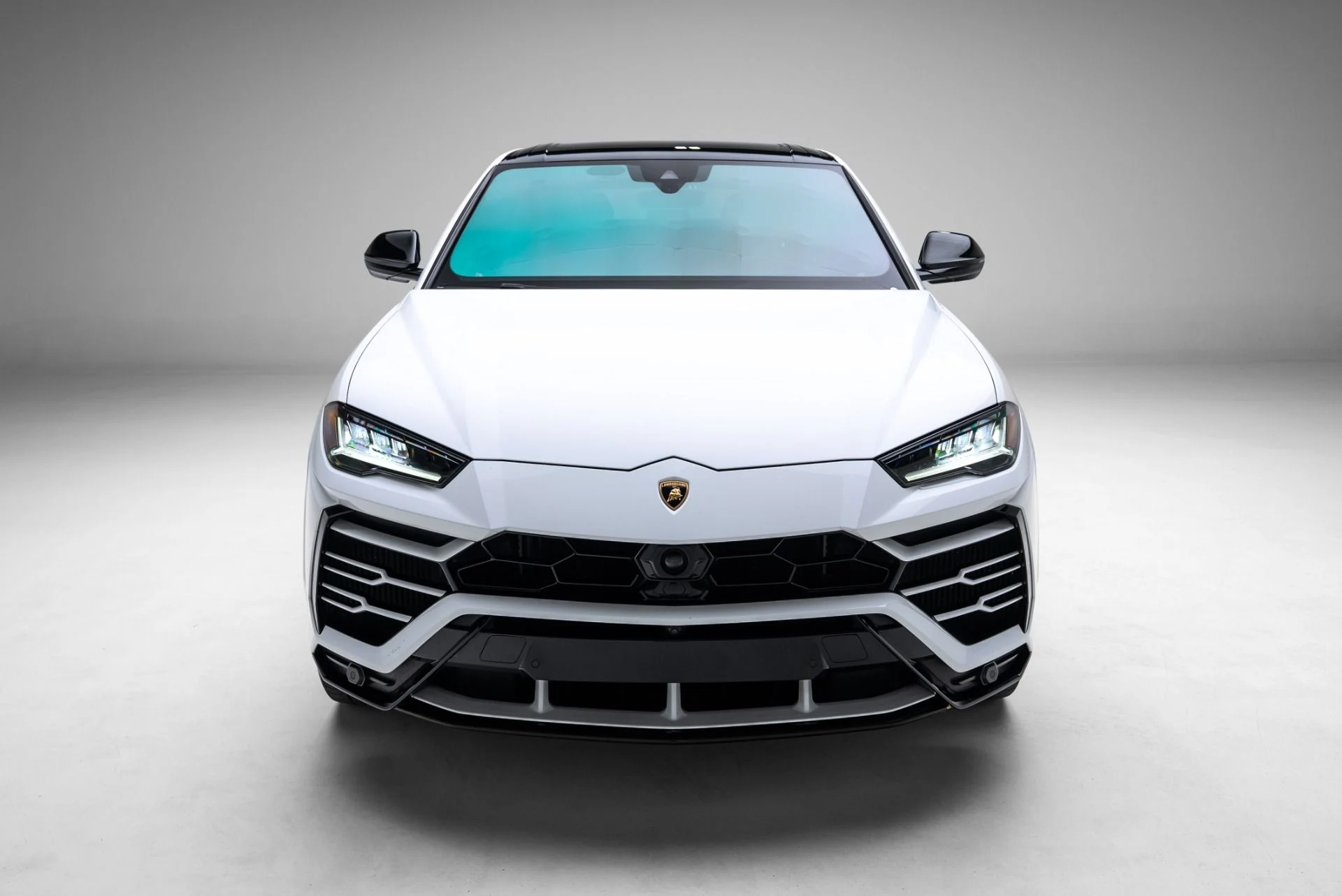 mph002_2802966876_Used_2021_Lamborghini_Urus_1775759092_15bee3cead