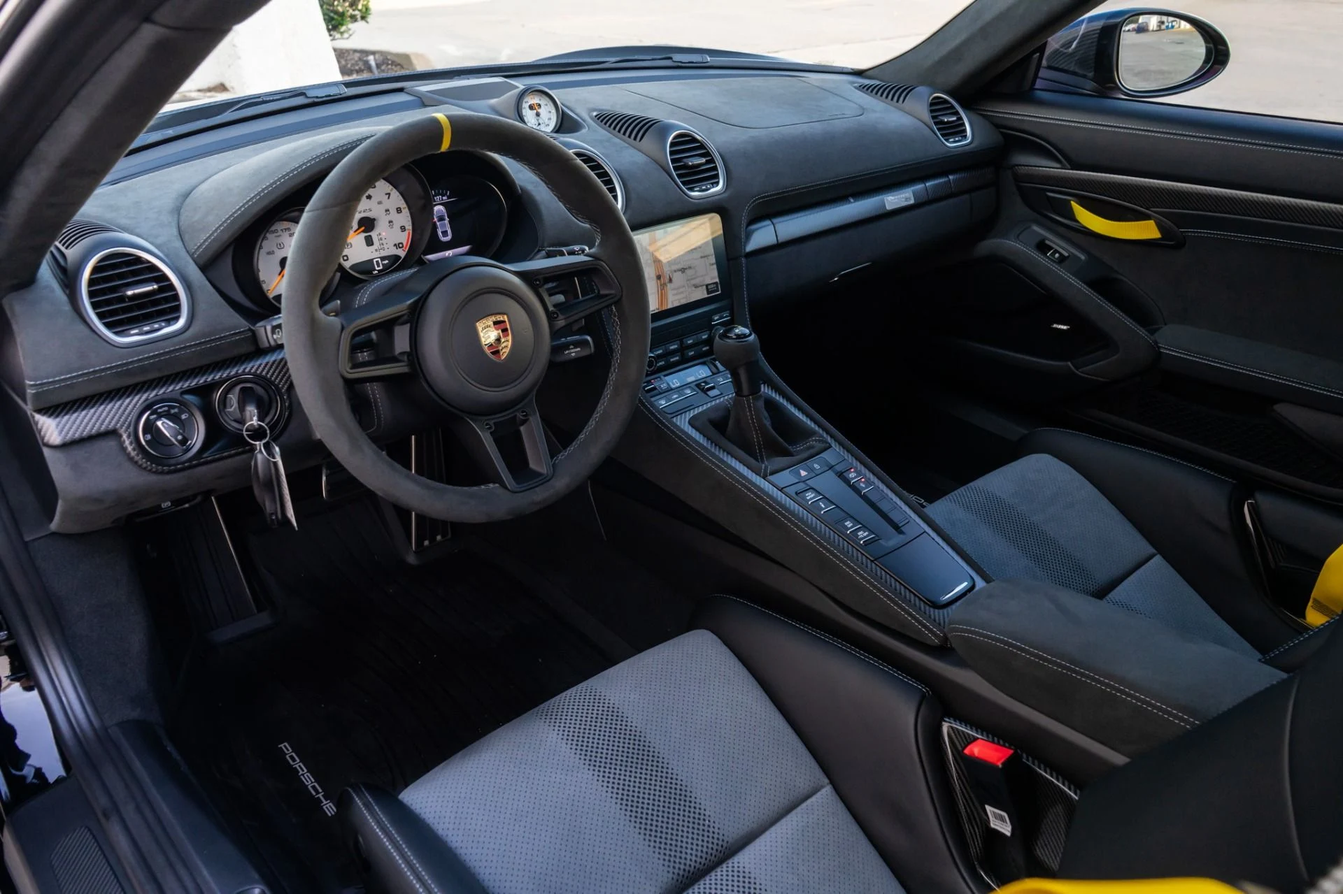mph002_2803420451_Used_2024_Porsche_718_Cayman_GT_4_RS_Weissach_1755715163_2bb71ea3ad