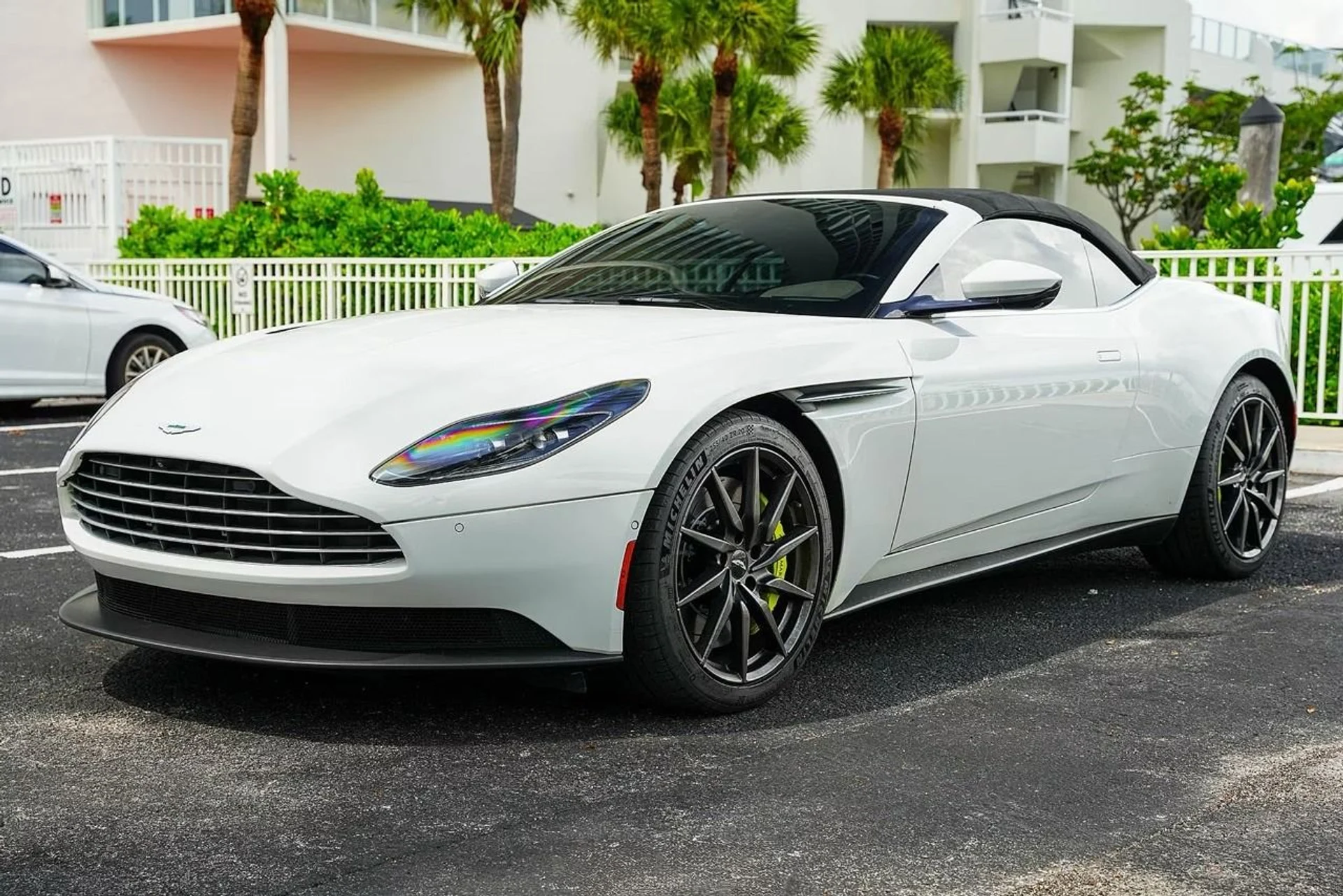 mph002_2815239966_Used_2019_Aston_Martin_DB_11_Volante_1768416496_593809e25d
