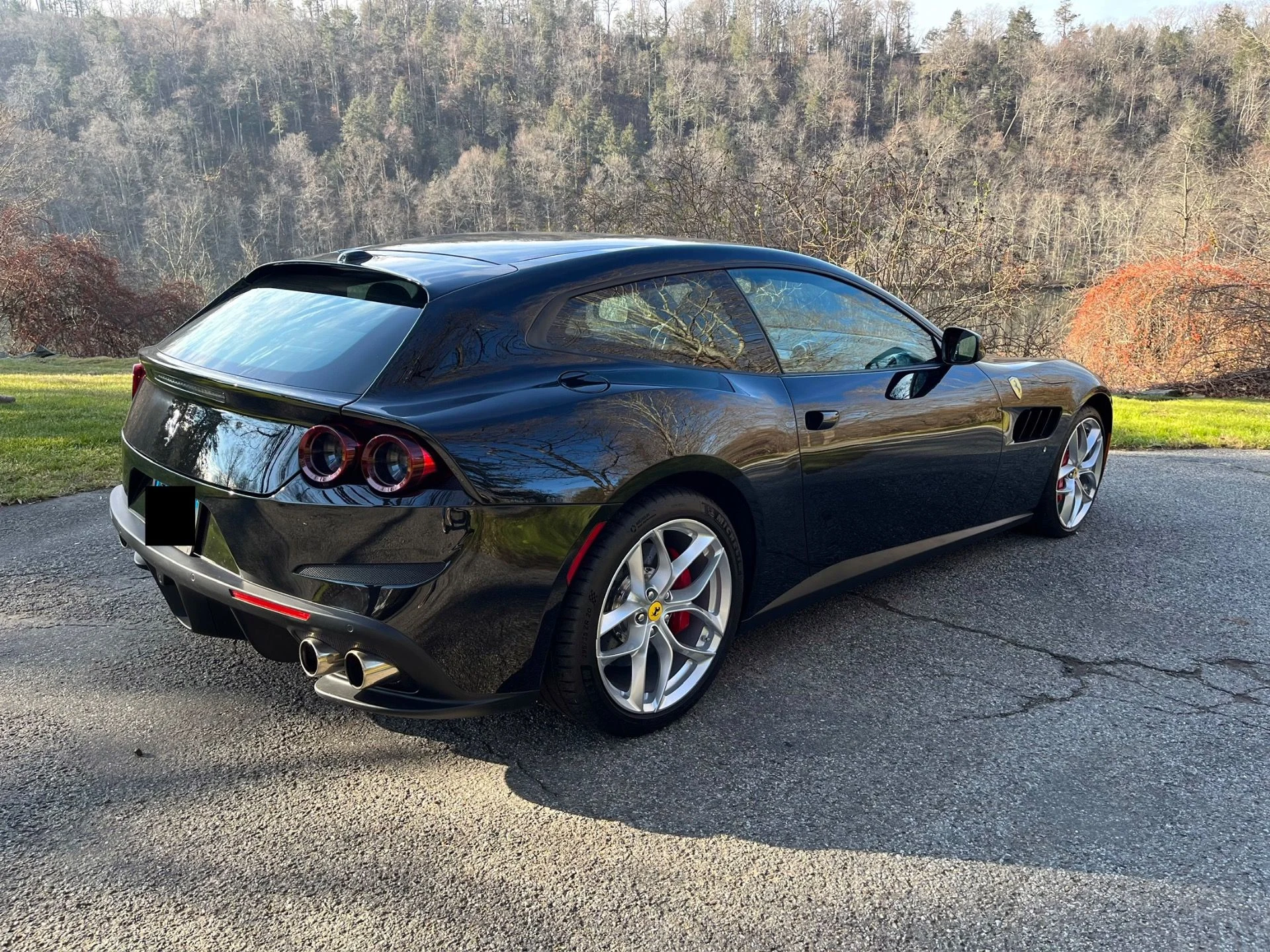 mph002_2815652665_Used_2018_Ferrari_GTC_4_Lusso_T_1770052066_9389593a6b