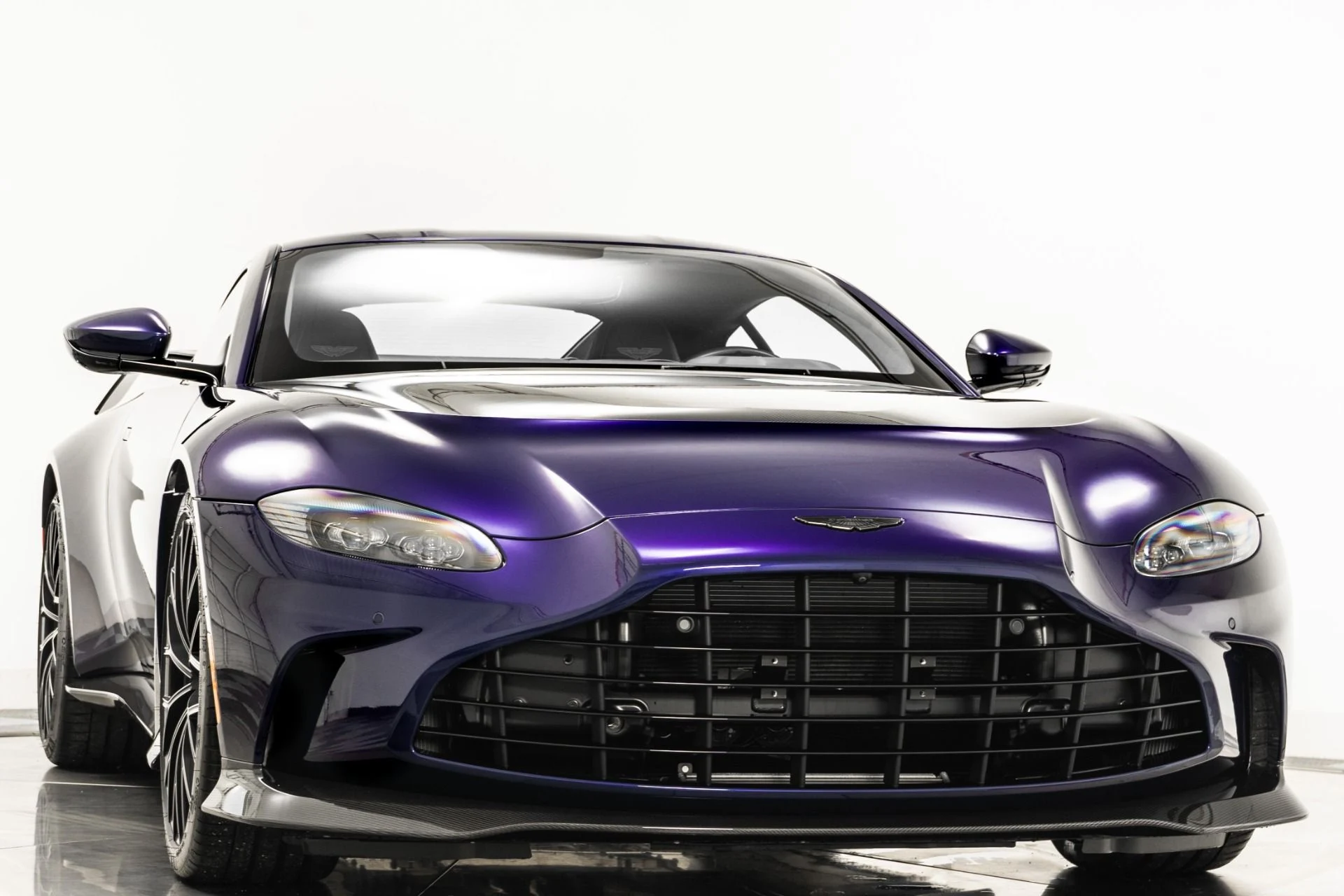 mph002_2821249140_Used_2023_Aston_Martin_Vantage_V12_1755616740_d7352c7aef
