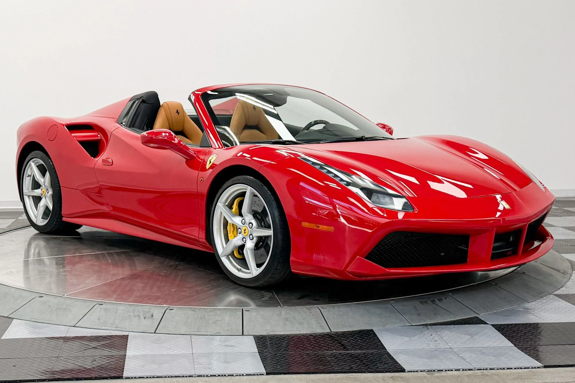 mph002_2821301187_Used_2018_Ferrari_488_Spider_Carbon_Fiber_Steering_Wheel_w_LE_Ds_Daytona_Seats_1784734540_2cb919a9eb
