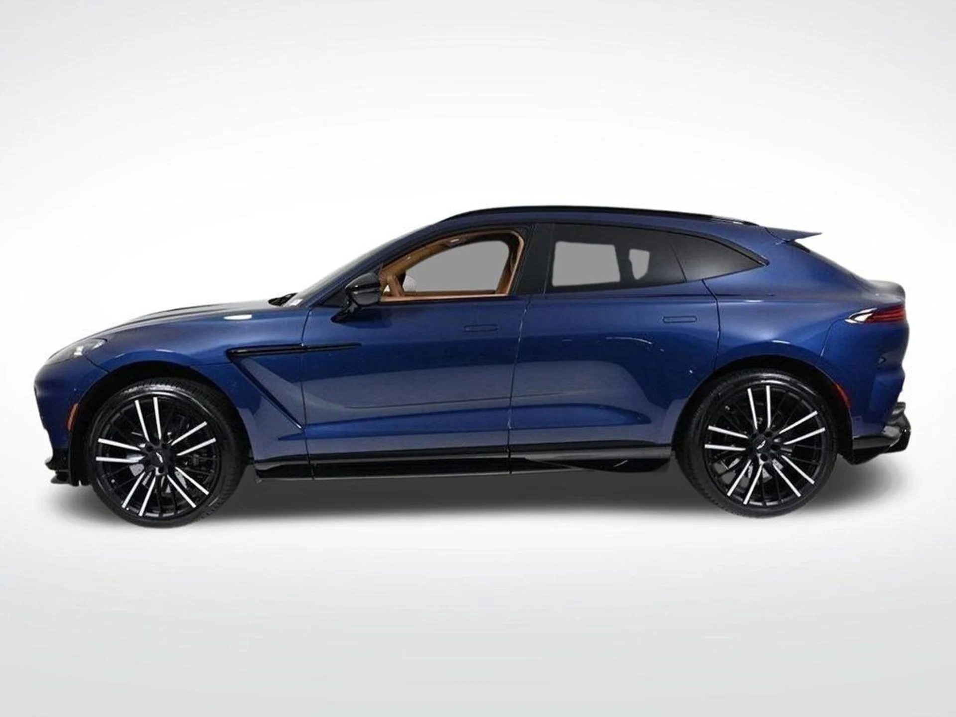 mph002_2823407354_new_2025_aston_martin_dbx_707awd_11350_22854869_2_1024_71112bb951