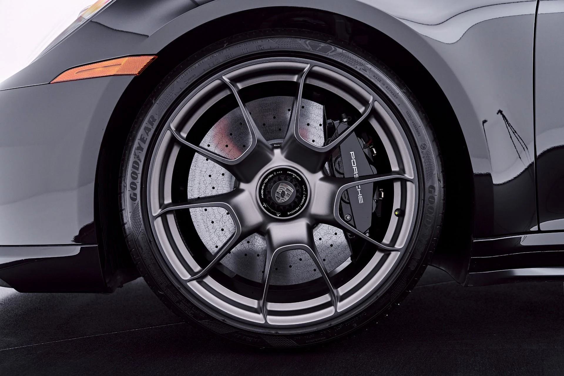 mph002_2835777514_Used_2025_Porsche_911_Turbo_1782870206_bdd9f2990c