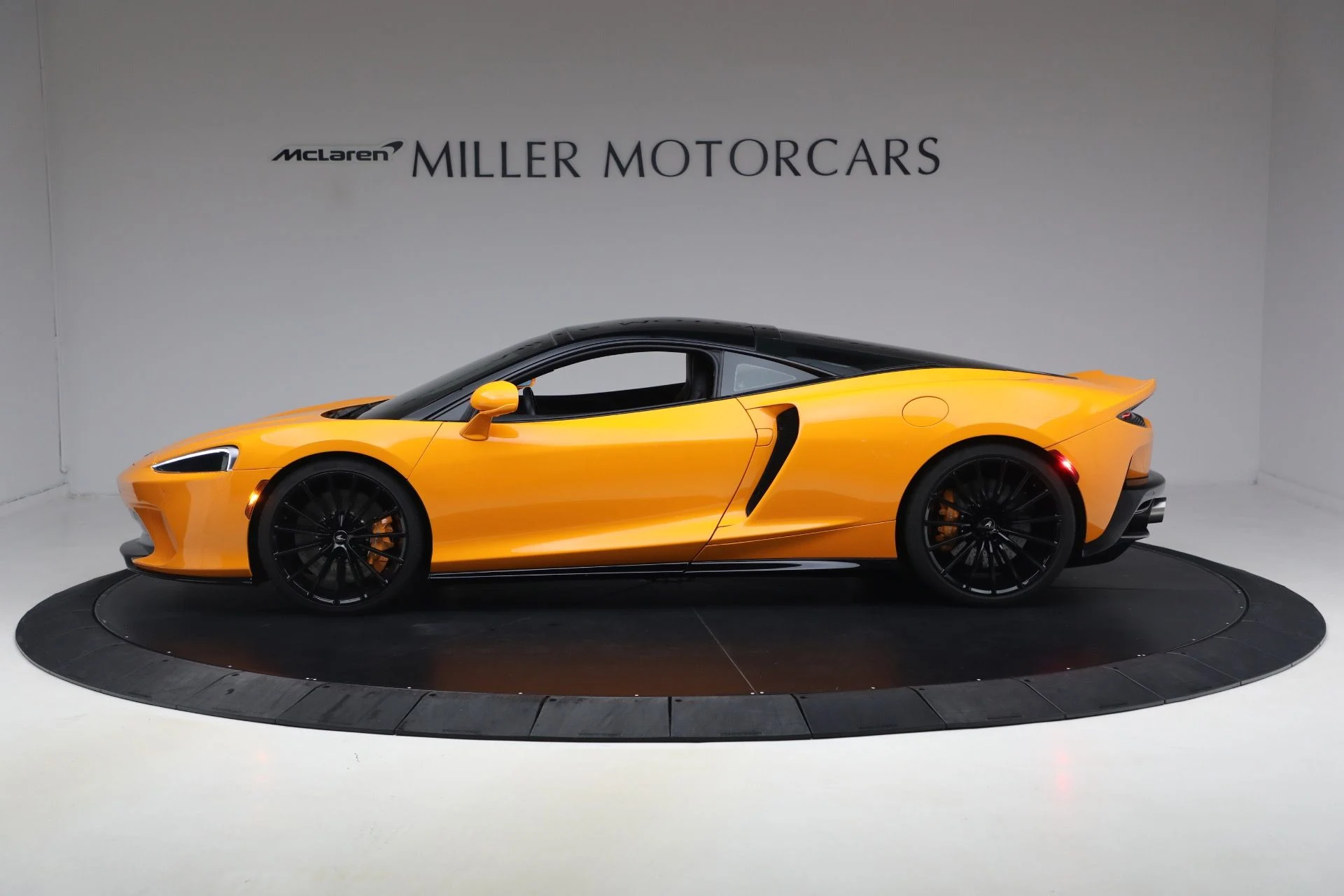 mph002_2838820325_Used_2023_Mc_Laren_GT_9bcd968419