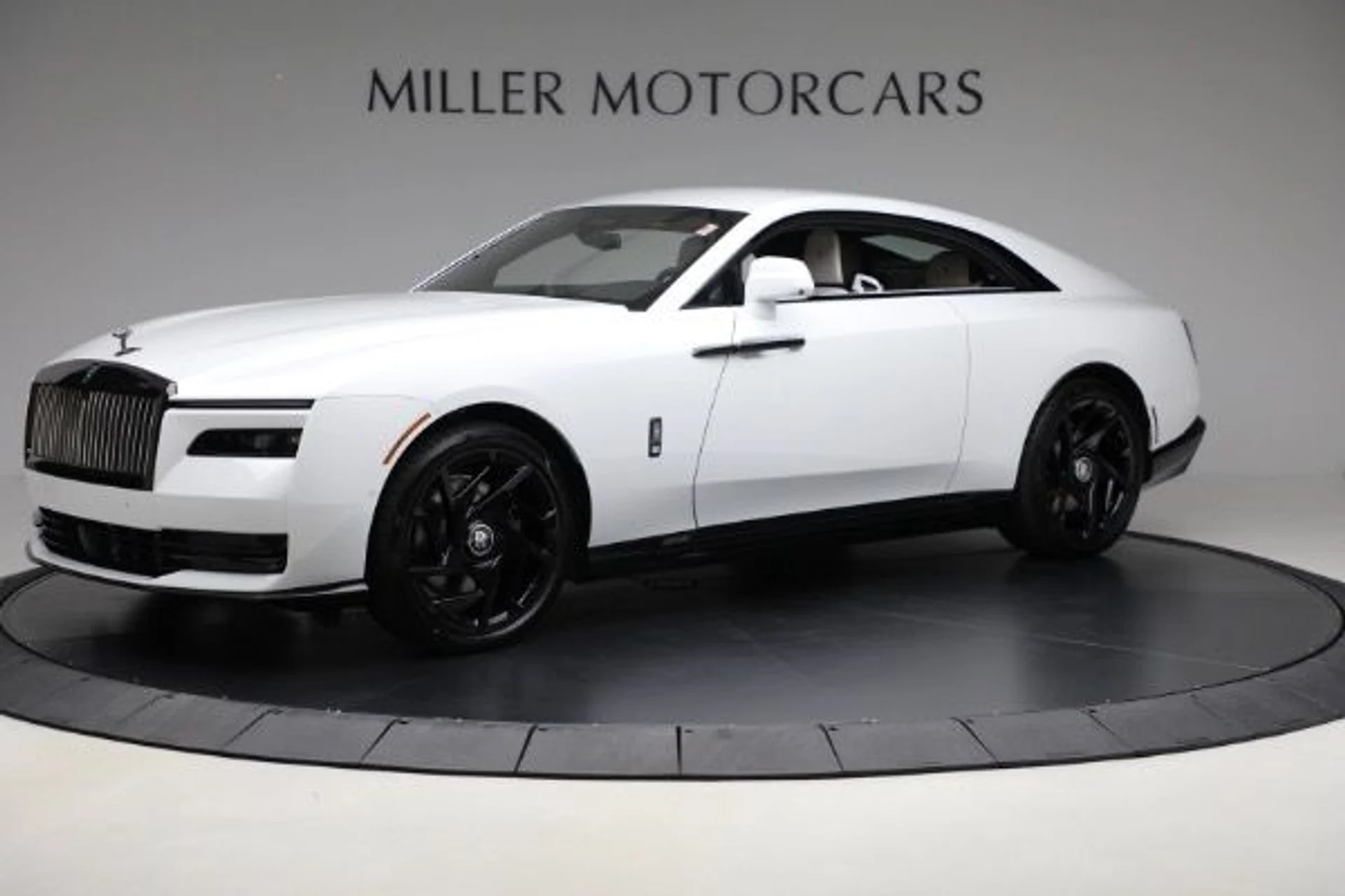 mph002_2839588575_New_2025_Rolls_Royce_Black_Badge_Spectre_fa467f958f