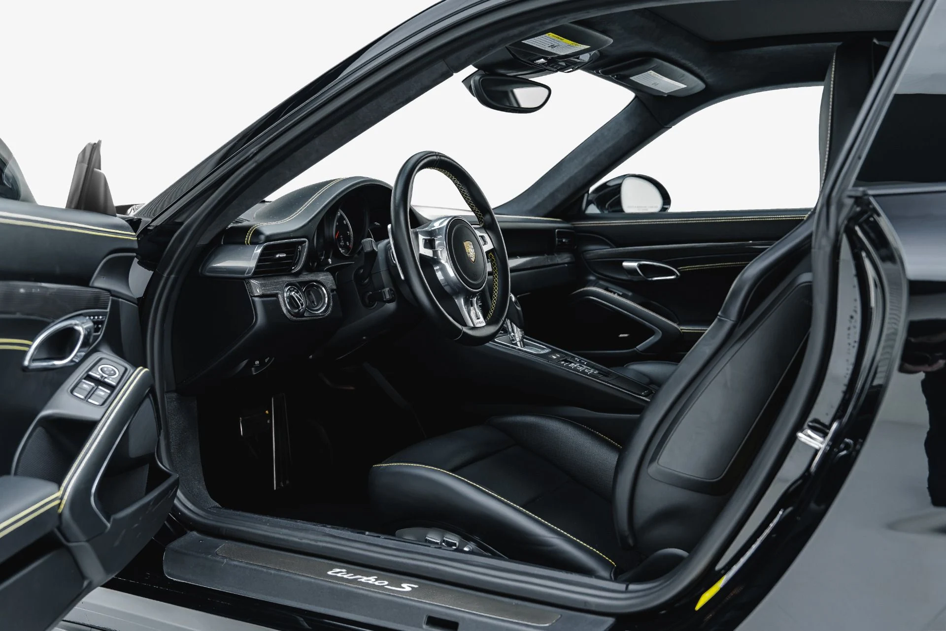 mph002_2840337417_Used_2014_Porsche_911_Turbo_S_1791845018_cceae03ee1