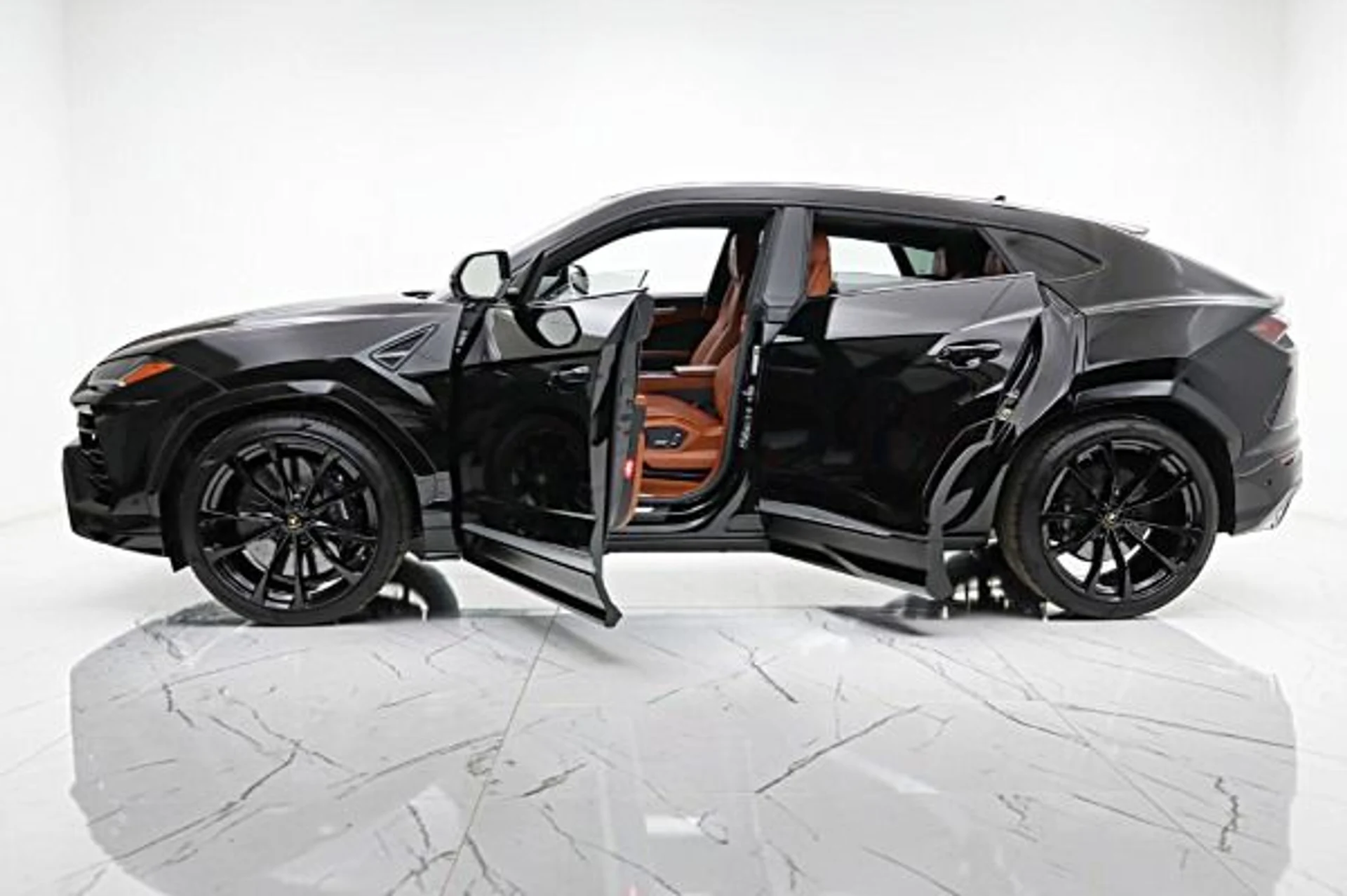 mph002_2841414772_Used_2019_Lamborghini_Urus_SELEZIONE_PRE_OWNED_CERTIFIED_d3da7da2df