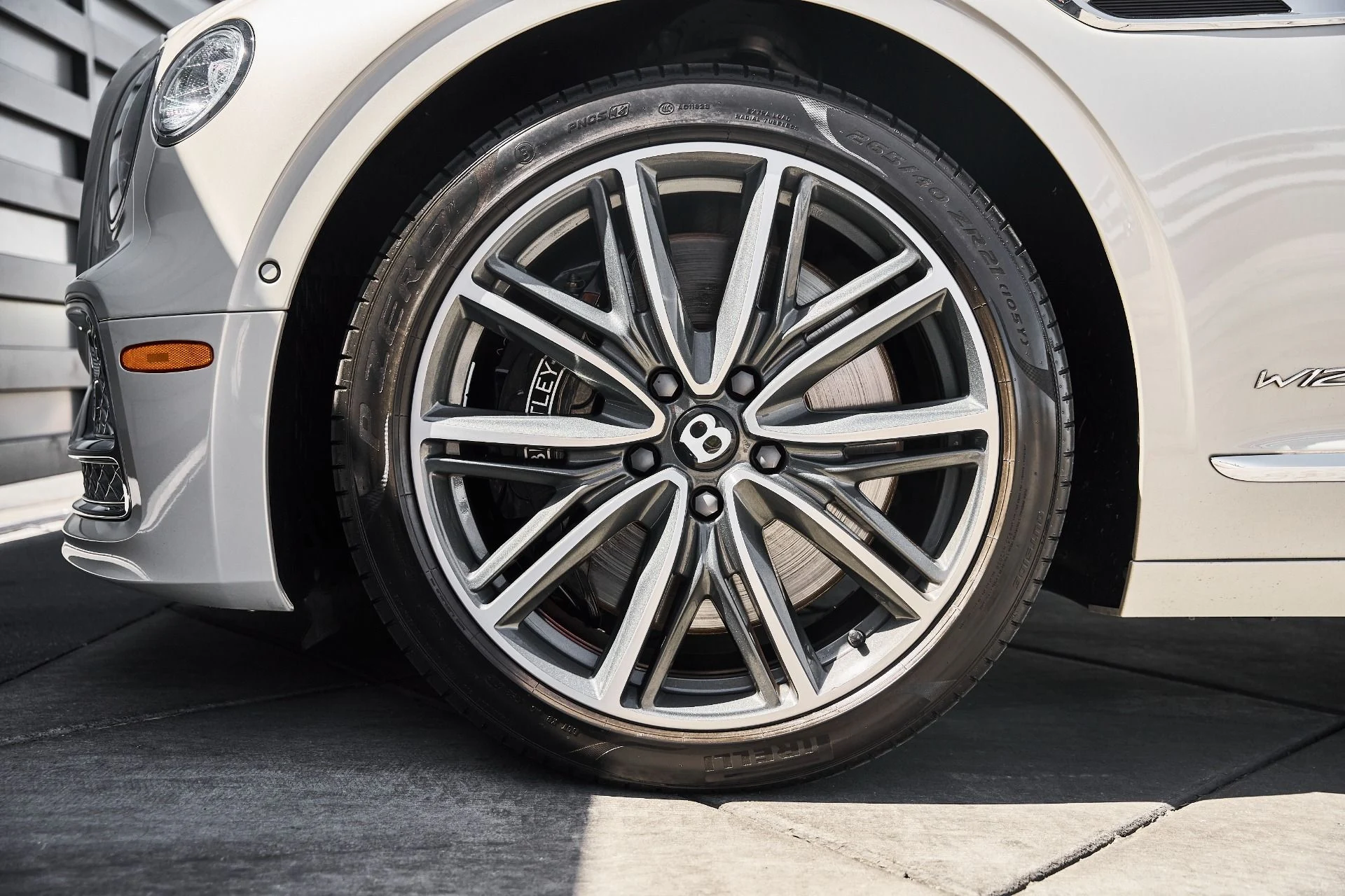 mph002_284458805_Used_2022_Bentley_Flying_Spur_W12_1781228987_7e1fa8134f