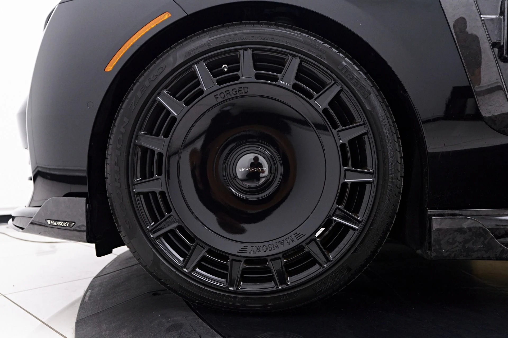 mph002_284595967_Used_2025_Rolls_Royce_Spectre_Mansory_1756243774_0f586ffc2c