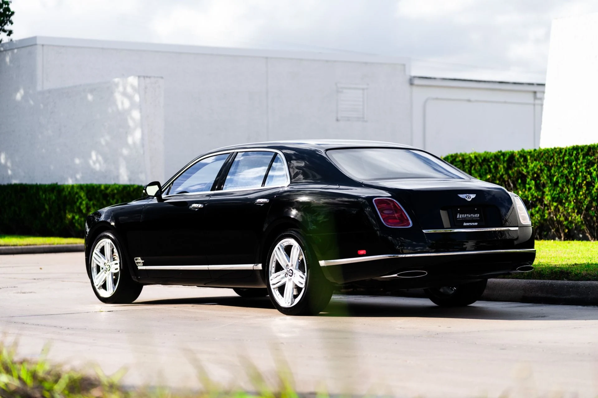 mph002_2856333738_Used_2015_Bentley_Mulsanne_1763677193_1f3aeefa8e