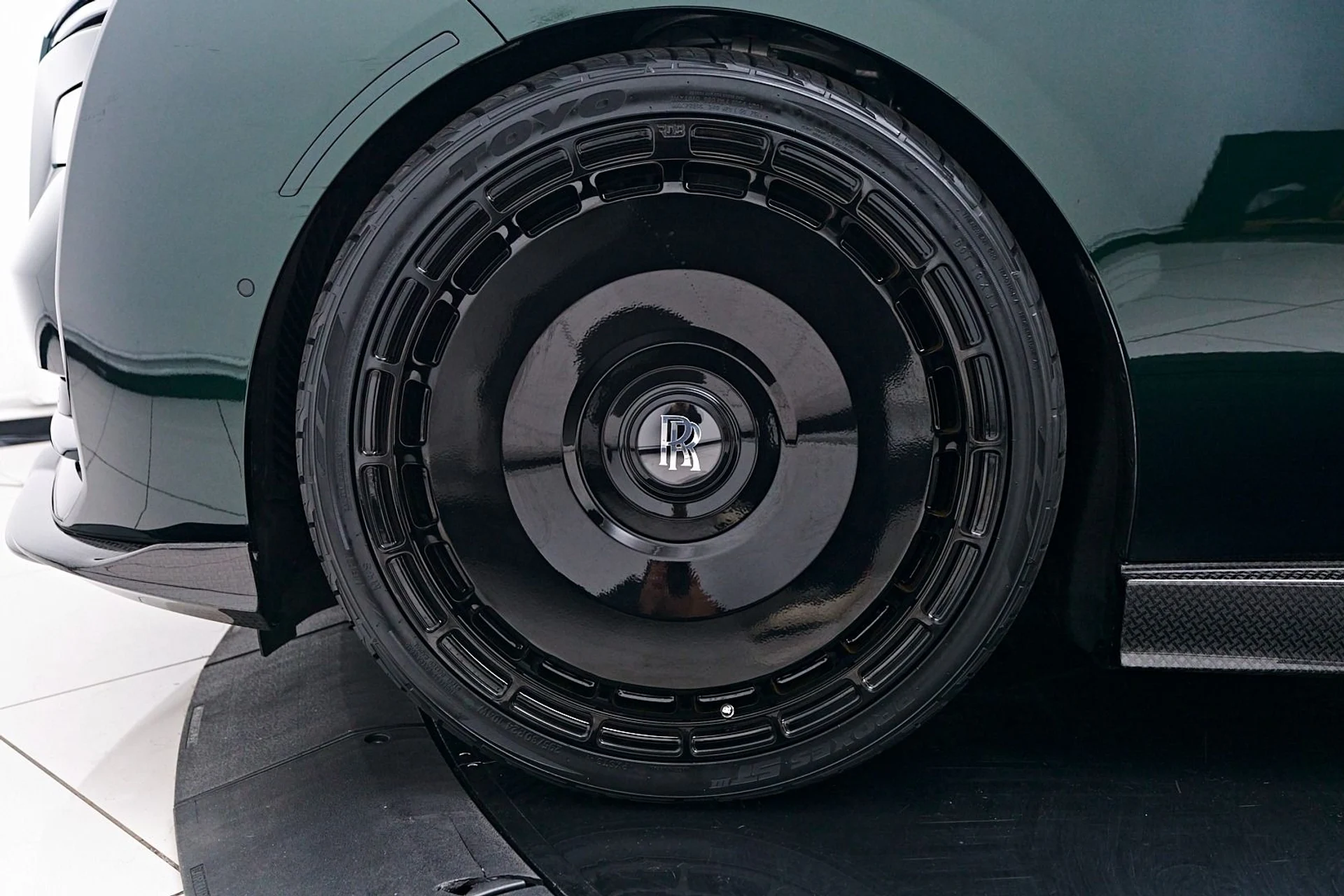 mph002_2859059966_Used_2024_Rolls_Royce_Spectre_1741057458_de1b6ef61f