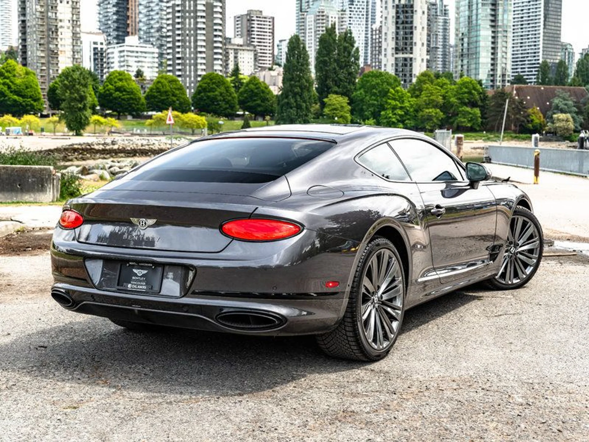mph002_2867646028_38431371_02164_2022_bentley_continental_gt_003_18d846cdf3