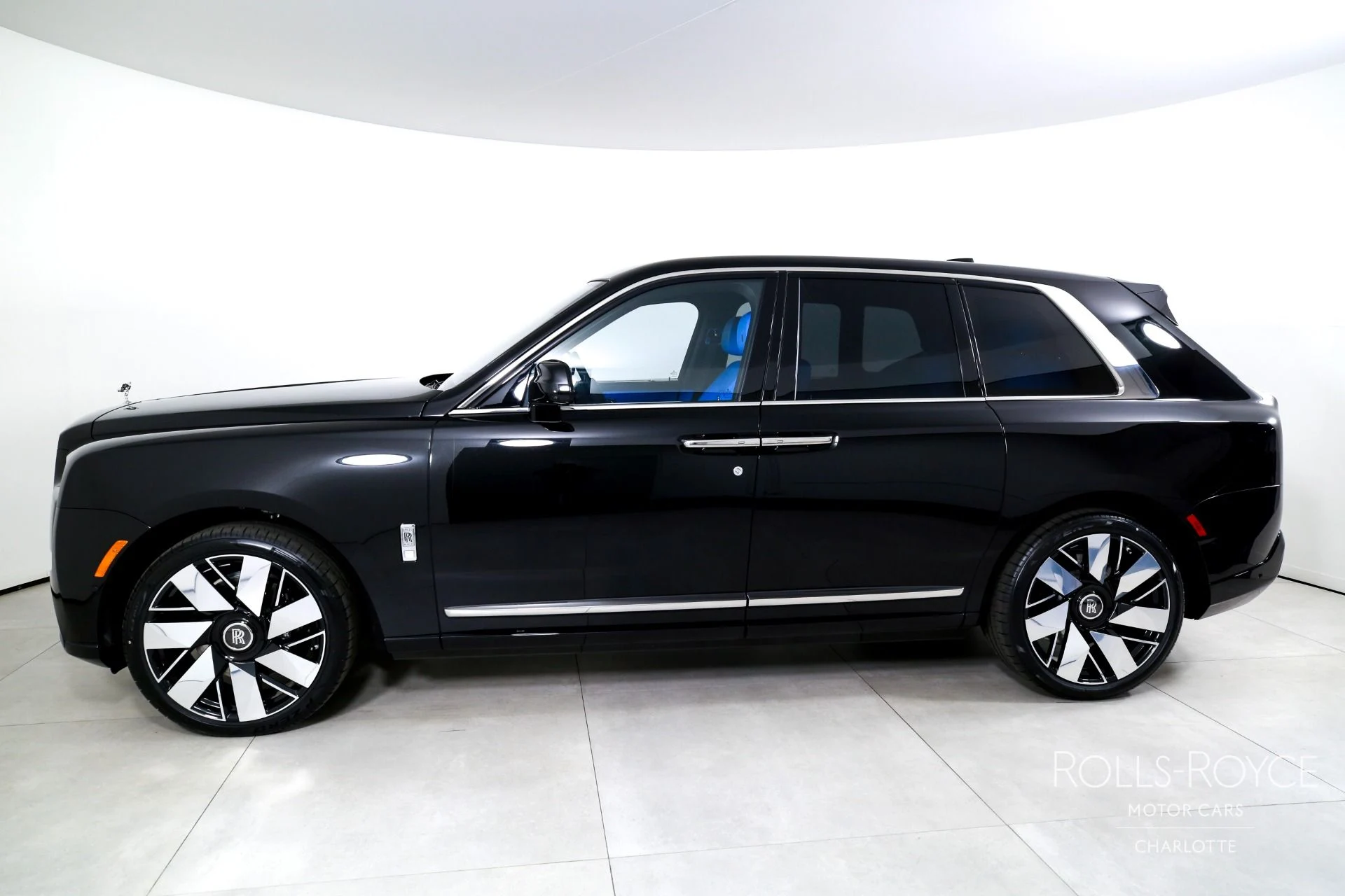 mph002_2870116772_Used_2026_Rolls_Royce_Cullinan_1773240902_1f08604e85