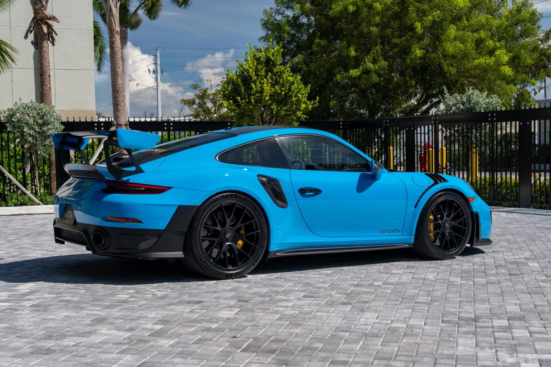mph002_2886071250_Used_2018_Porsche_911_GT_2_RS_1791309722_cf0b550b34