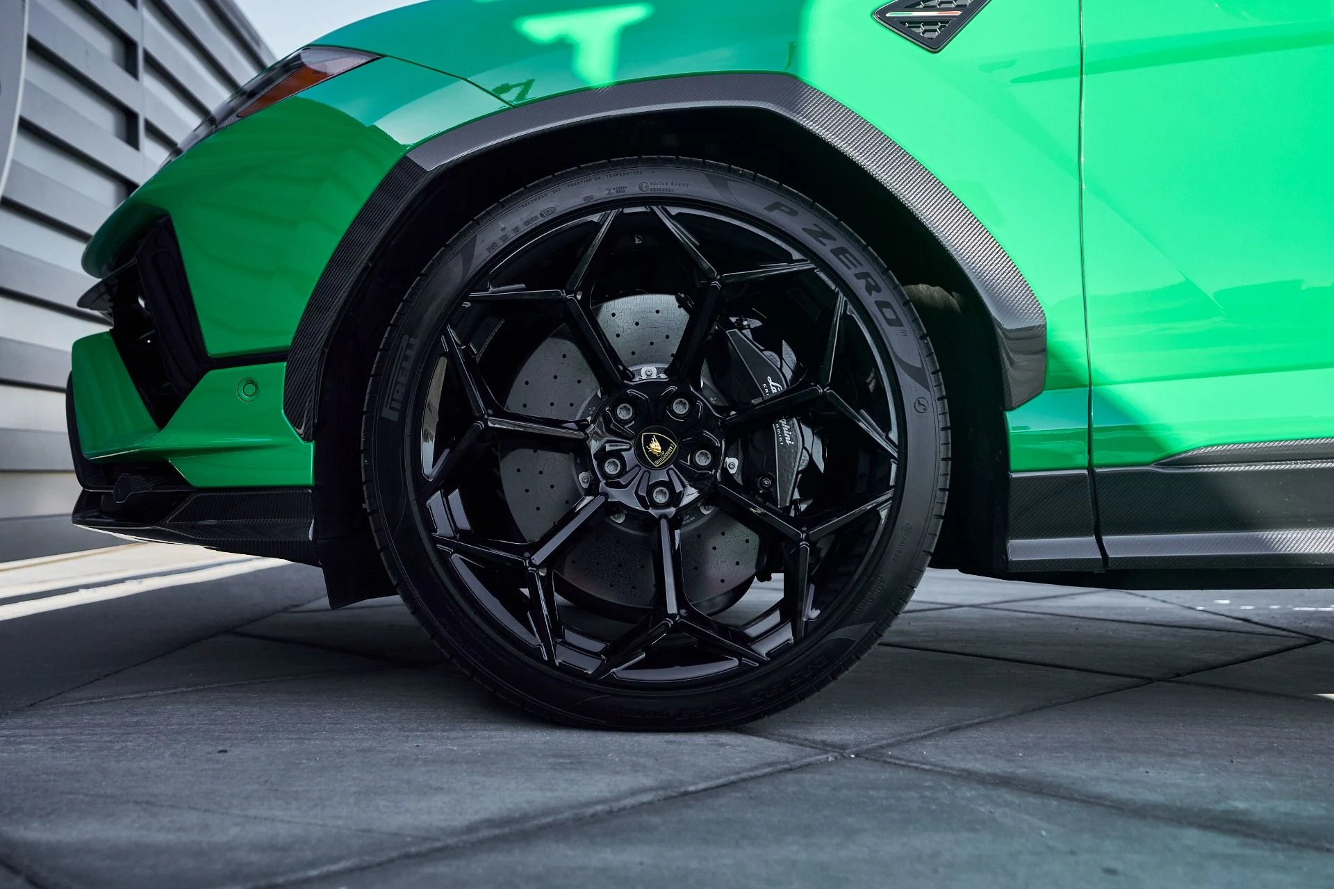 mph002_2887673748_Used_2024_Lamborghini_Urus_Performante_1764124731_7054a1ad06