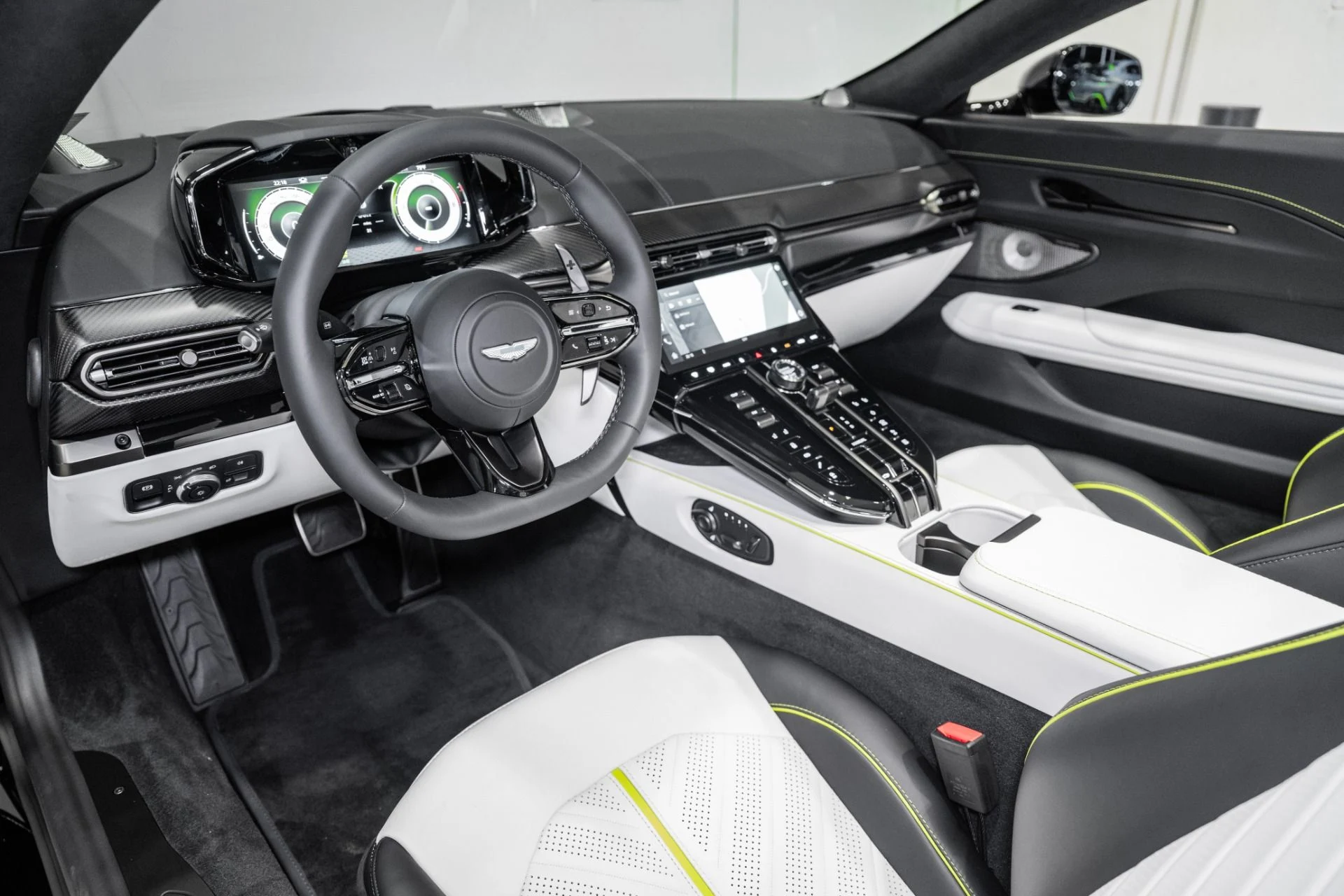 mph002_2891242422_New_2026_Aston_Martin_Vantage_S_Roadster_1780941042_d0f188dafb