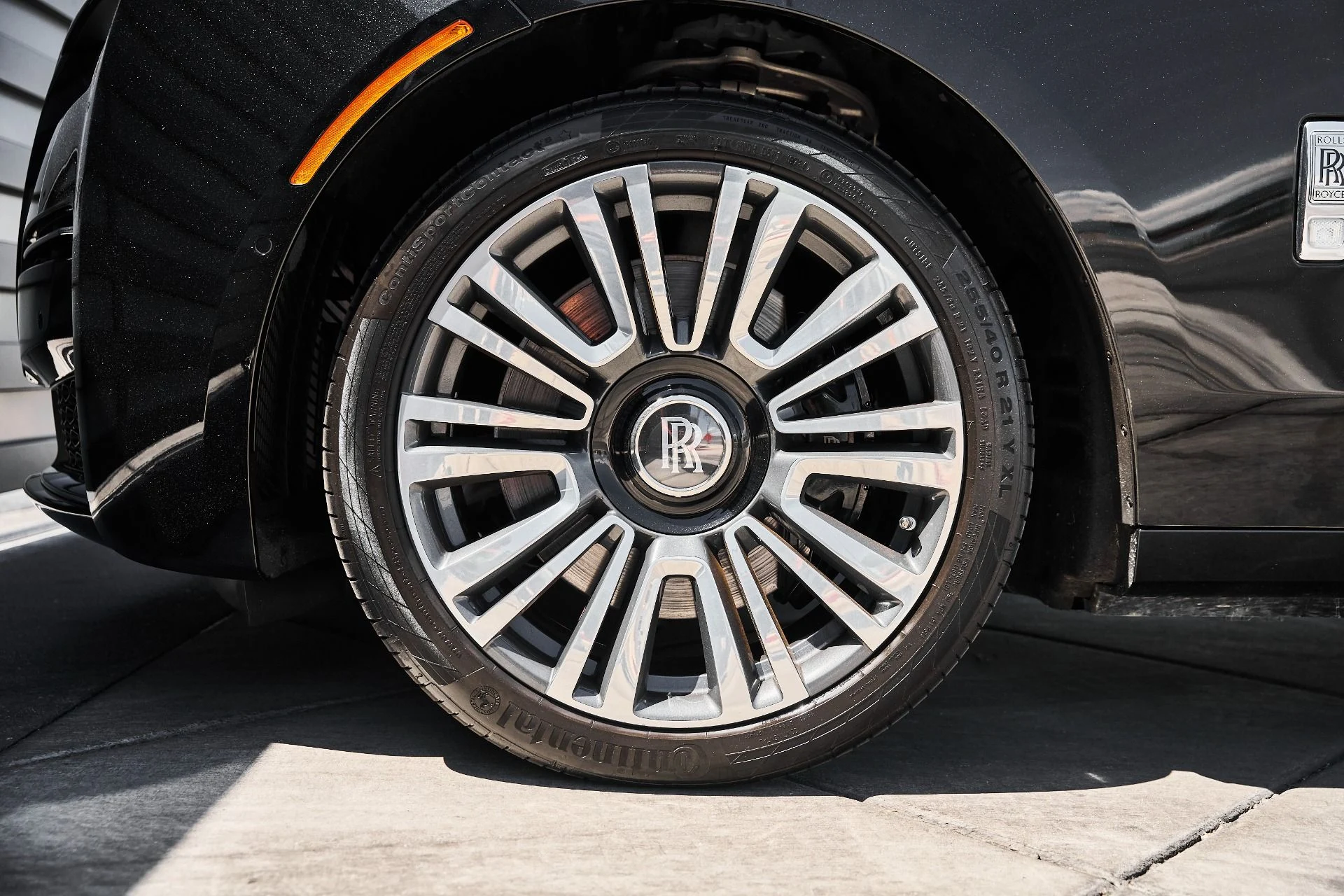 mph002_2897376674_Used_2023_Rolls_Royce_Ghost_Base_1781657288_11faeb982c