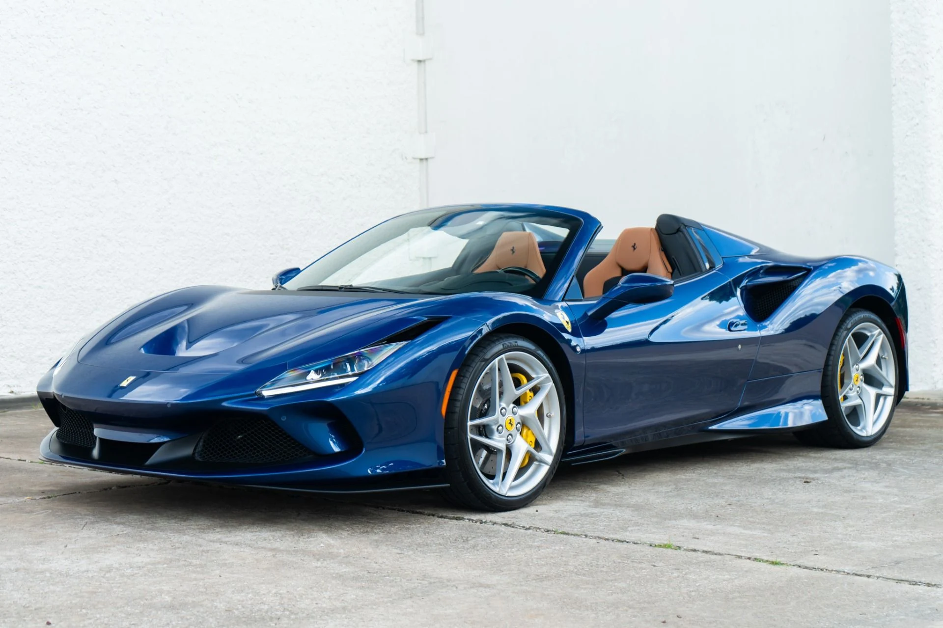 mph002_2902977442_Used_2022_Ferrari_F8_Spider_1779493507_f23dad5424