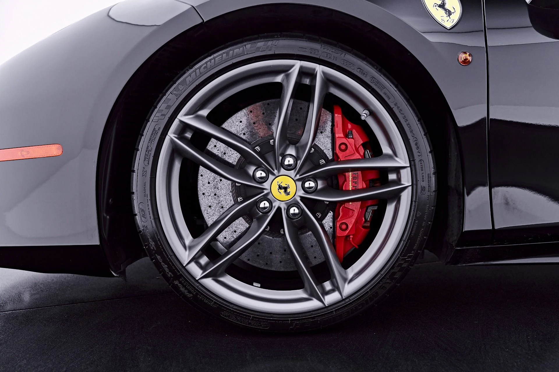 mph002_2906566802_Used_2018_Ferrari_488_Spider_Base_1782759795_f95e0c845e